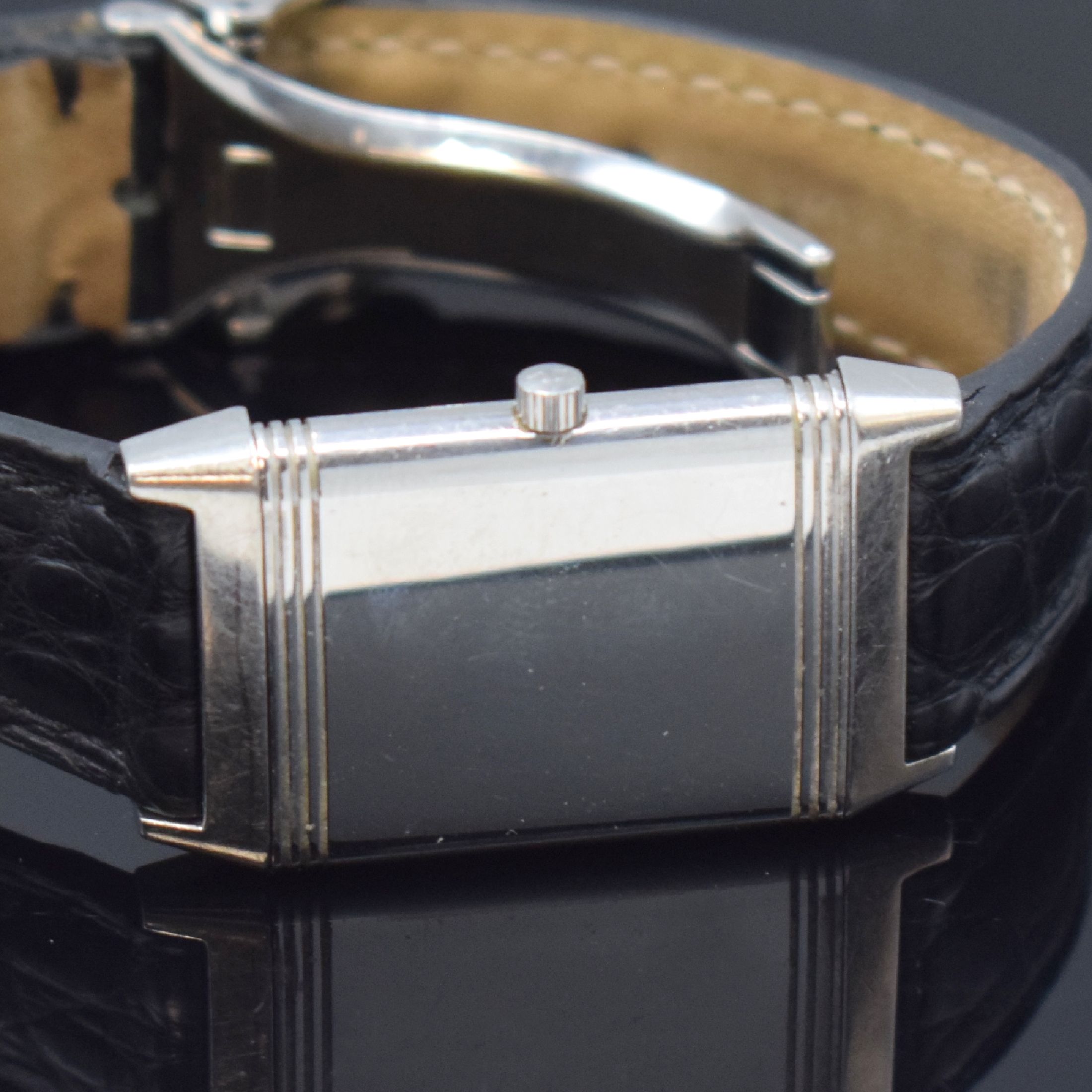 Detail g: Jaeger-LeCoultre Reverso Herrenarmbanduhr in Edelstahl Referenz 250.8.86, Schweiz um 2000, Handaufzug, drehbares Innengehäuse, Lederband m. orig. ...