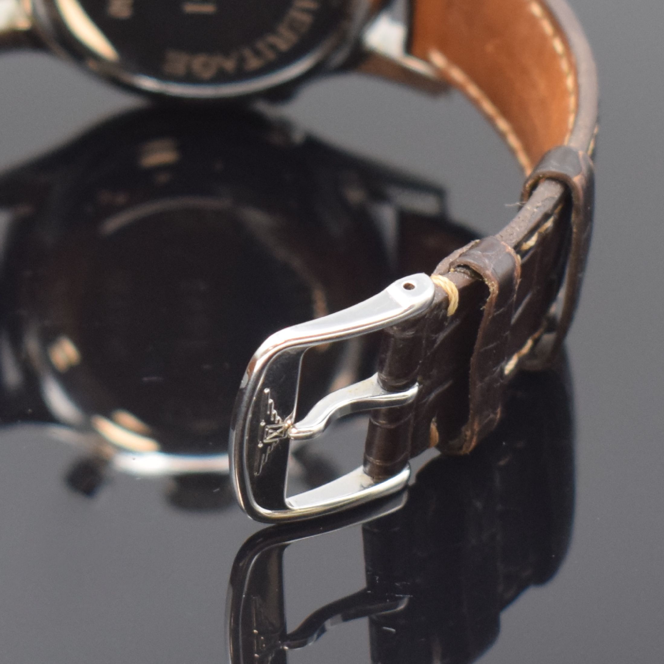 Detail b: LONGINES Heritage 1951 Herrenarmbanduhr mit Chronograph Referenz L2.745.4, Schweiz um 2015, Automatik, 2-teil. Edelstahlgehäuse, Boden u. Glasrand ...