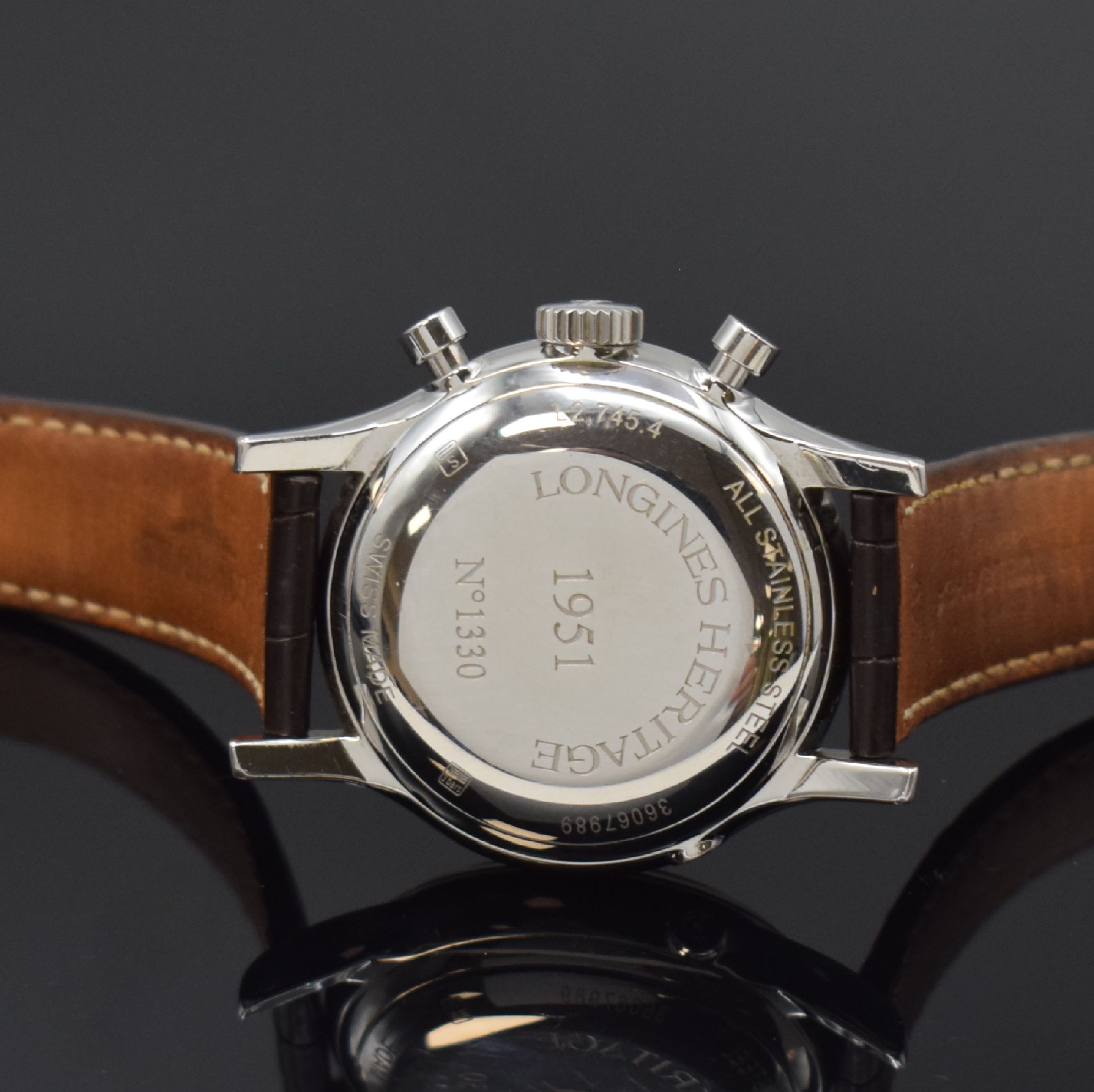 Detail d: LONGINES Heritage 1951 Herrenarmbanduhr mit Chronograph Referenz L2.745.4, Schweiz um 2015, Automatik, 2-teil. Edelstahlgehäuse, Boden u. Glasrand ...