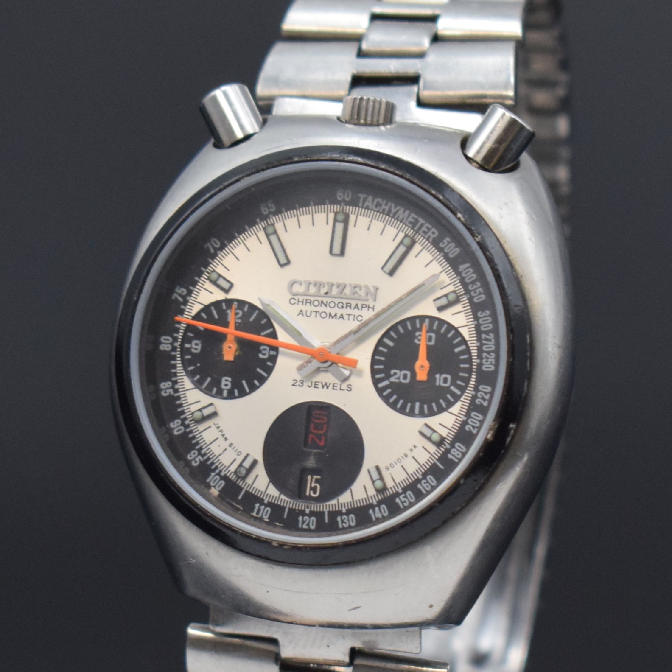 Detail a: CITIZEN Referenz 67-9011 sog. Bull Head- Armbandchronograph in Stahl/Stahlband, Japan um 1975, Automatik, verschr. Geh., schwarze Lünette, Drücker ...