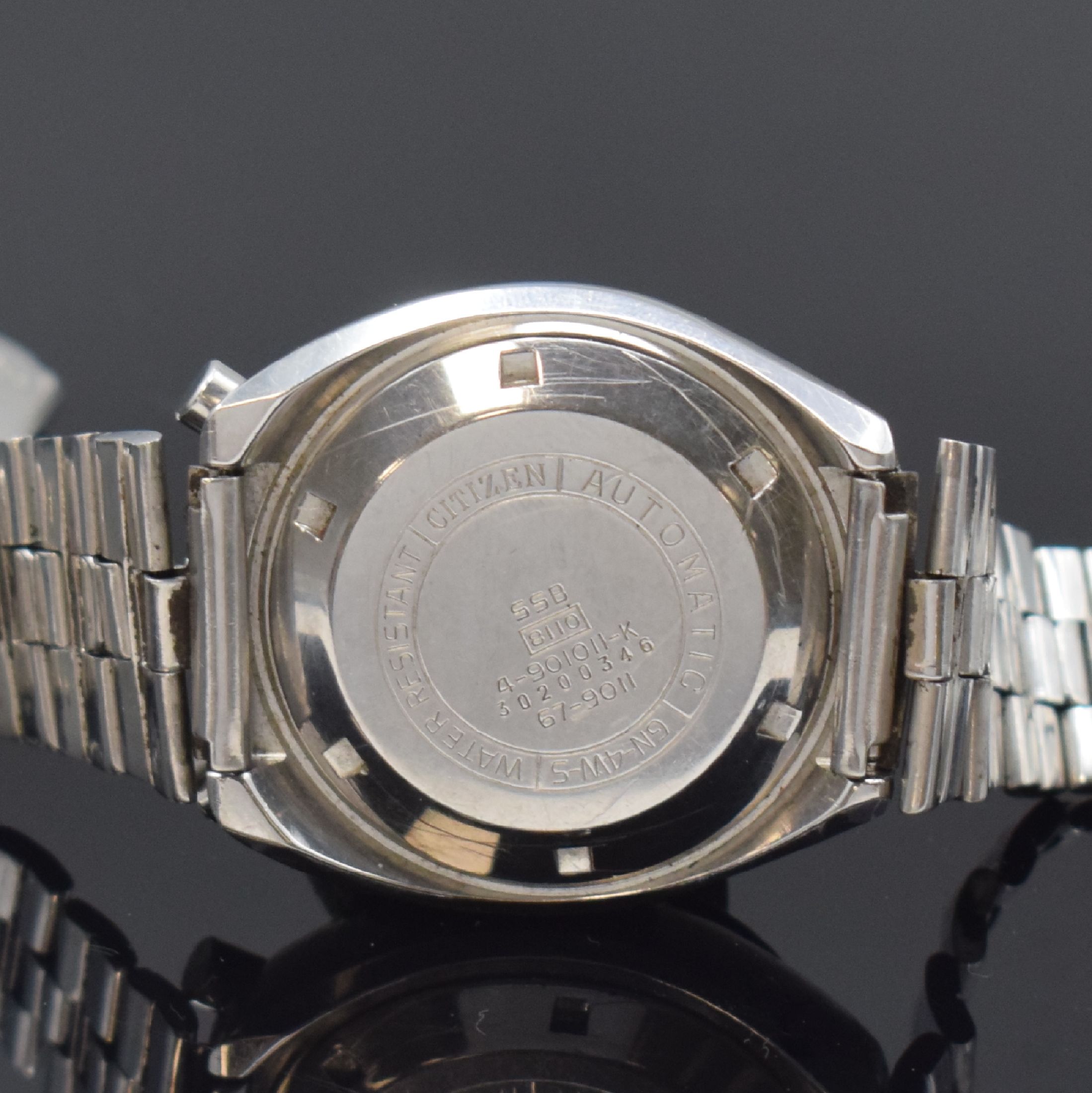 Detail d: CITIZEN Referenz 67-9011 sog. Bull Head- Armbandchronograph in Stahl/Stahlband, Japan um 1975, Automatik, verschr. Geh., schwarze Lünette, Drücker ...