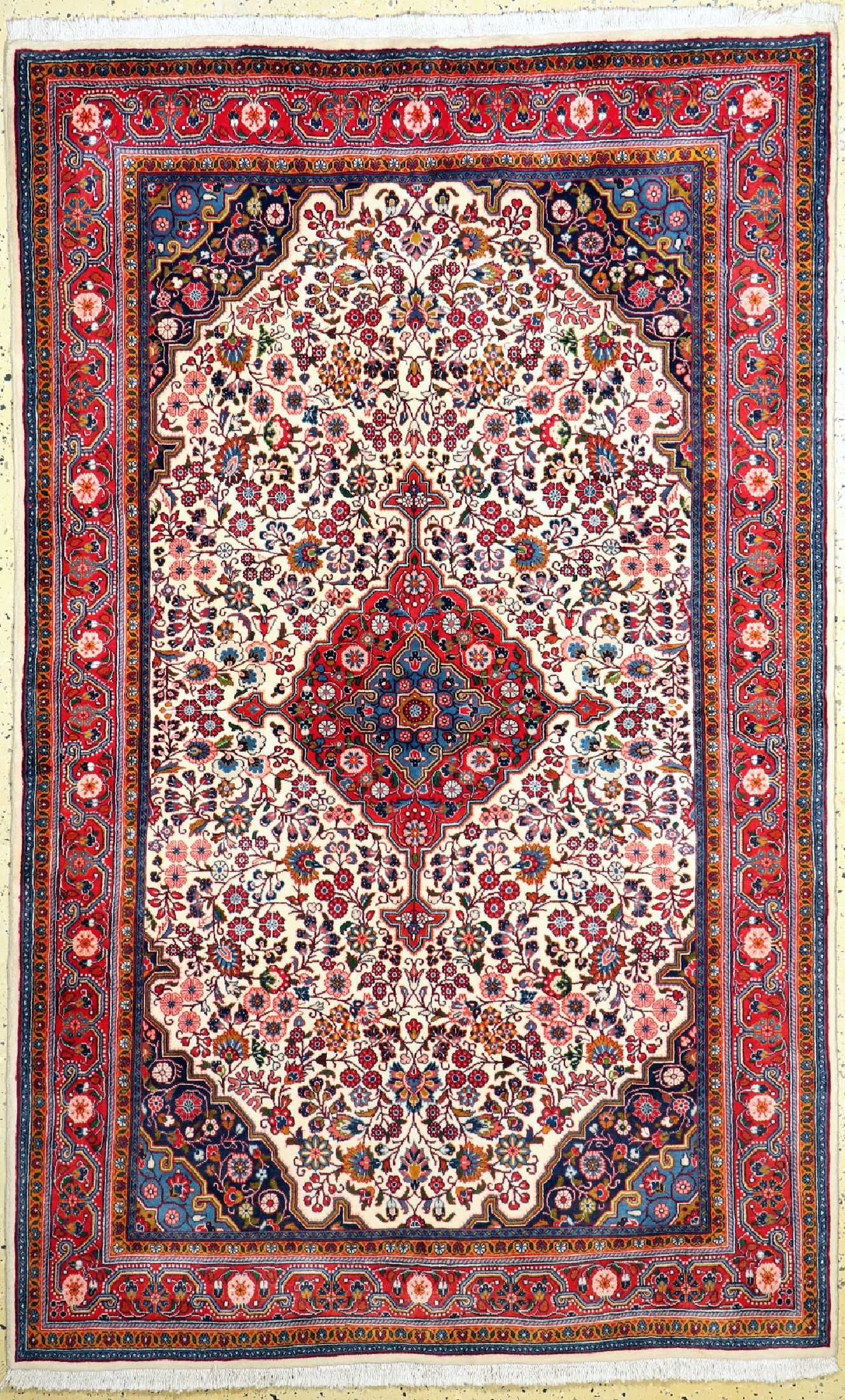 Sarogh fein, Persien, um 1960, Korkwolle, ca. 210 x 133 cm, EHZ: 1-2
