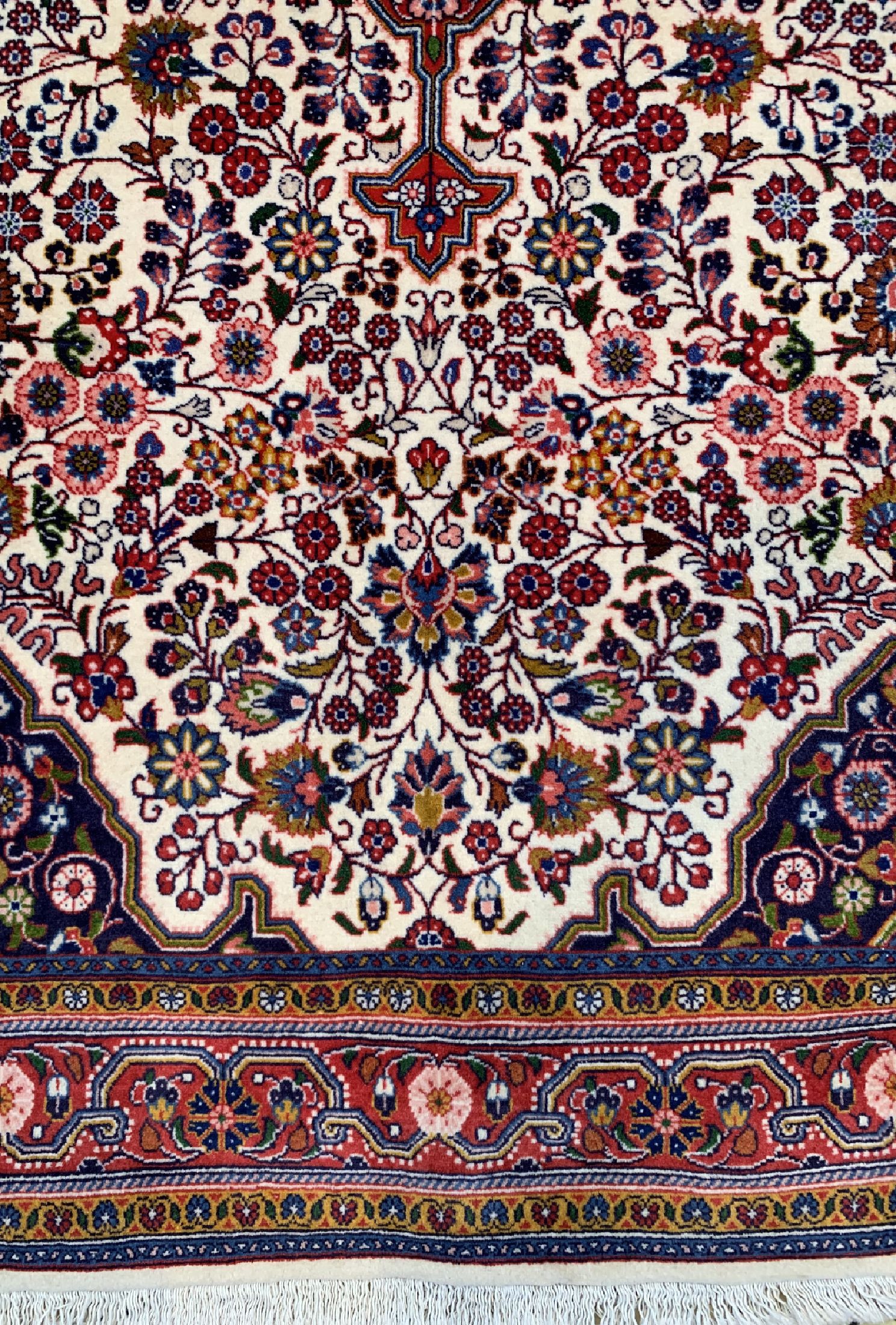 Detail b: Sarogh fein, Persien, um 1960, Korkwolle, ca. 210 x 133 cm, EHZ: 1-2