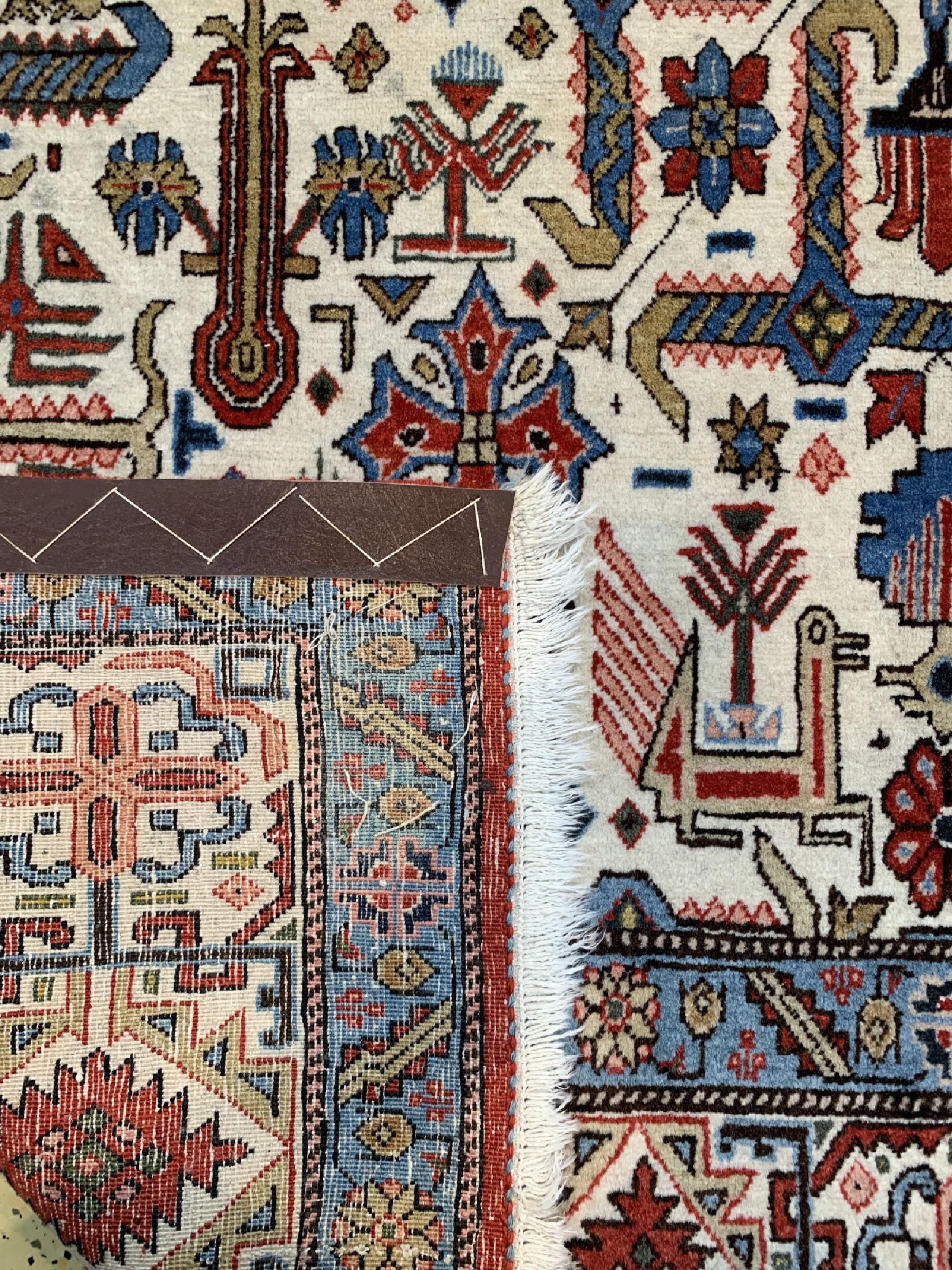 Detail d: Ghom, Persien, um 1950, Korkwolle, ca. 216 x 136 cm, EHZ: 2, Flecken