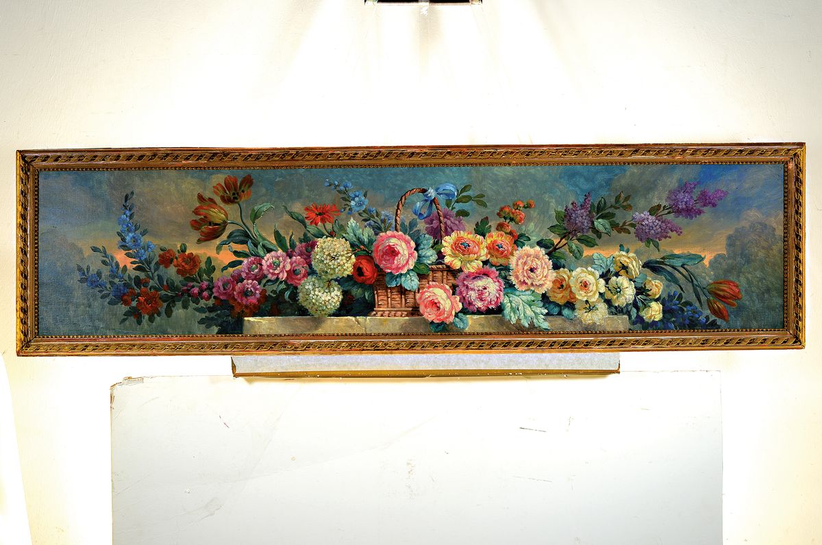Detail k: Unbekannter Künstler des ausgehenden 19. Jh. , Blumenstillleben in Friesformat, Öl/Platte, unsigniert, schmaler Rahmen mit Perlstab 159x42 cm