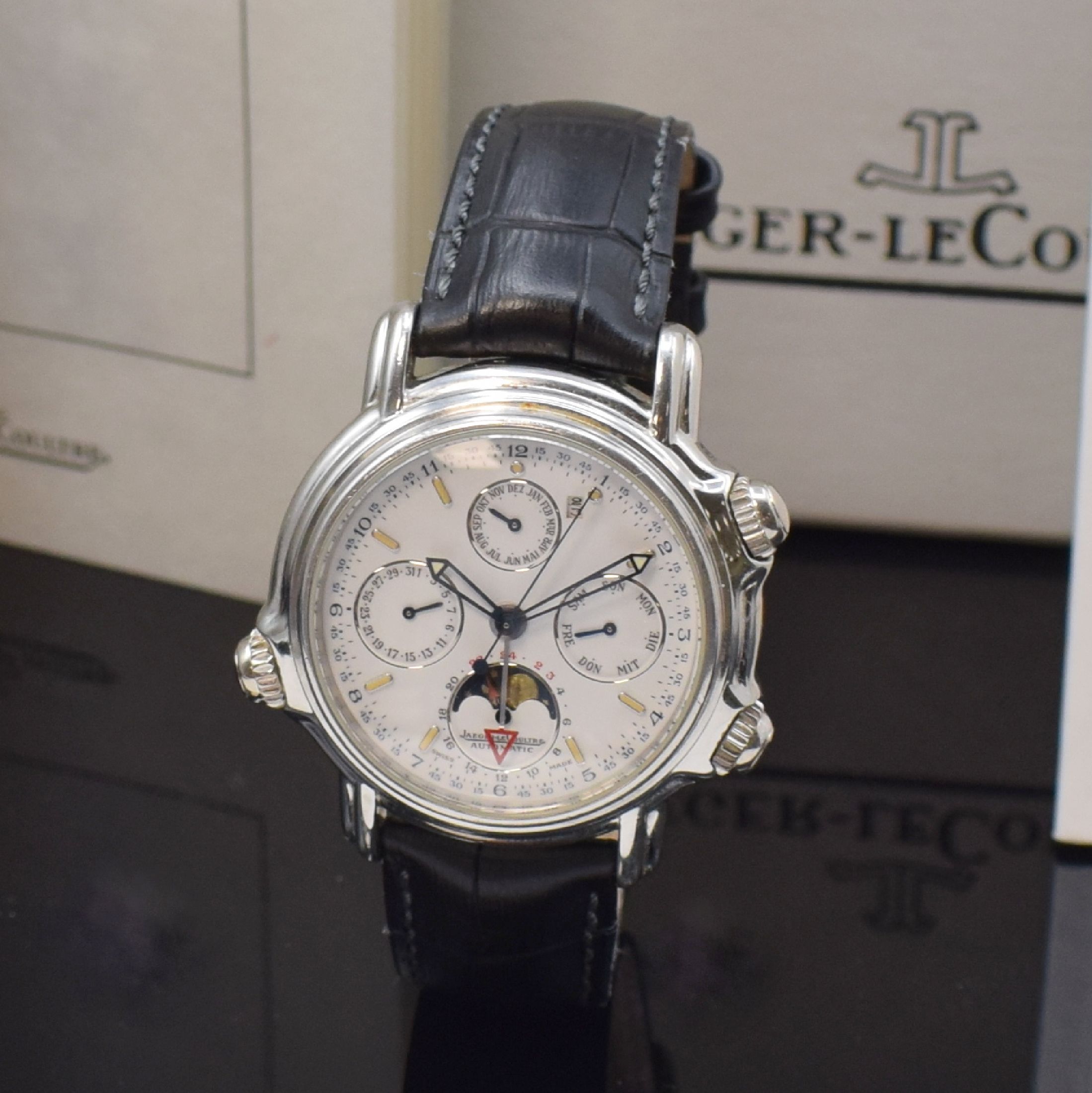 Detail a: Jaeger-LeCoultre Grand Reveil seltene auf 250 Stück limitierte astronomische Herrenarmbanduhr Calendrier Perpetual in Platin Referenz 180.6.99, ...