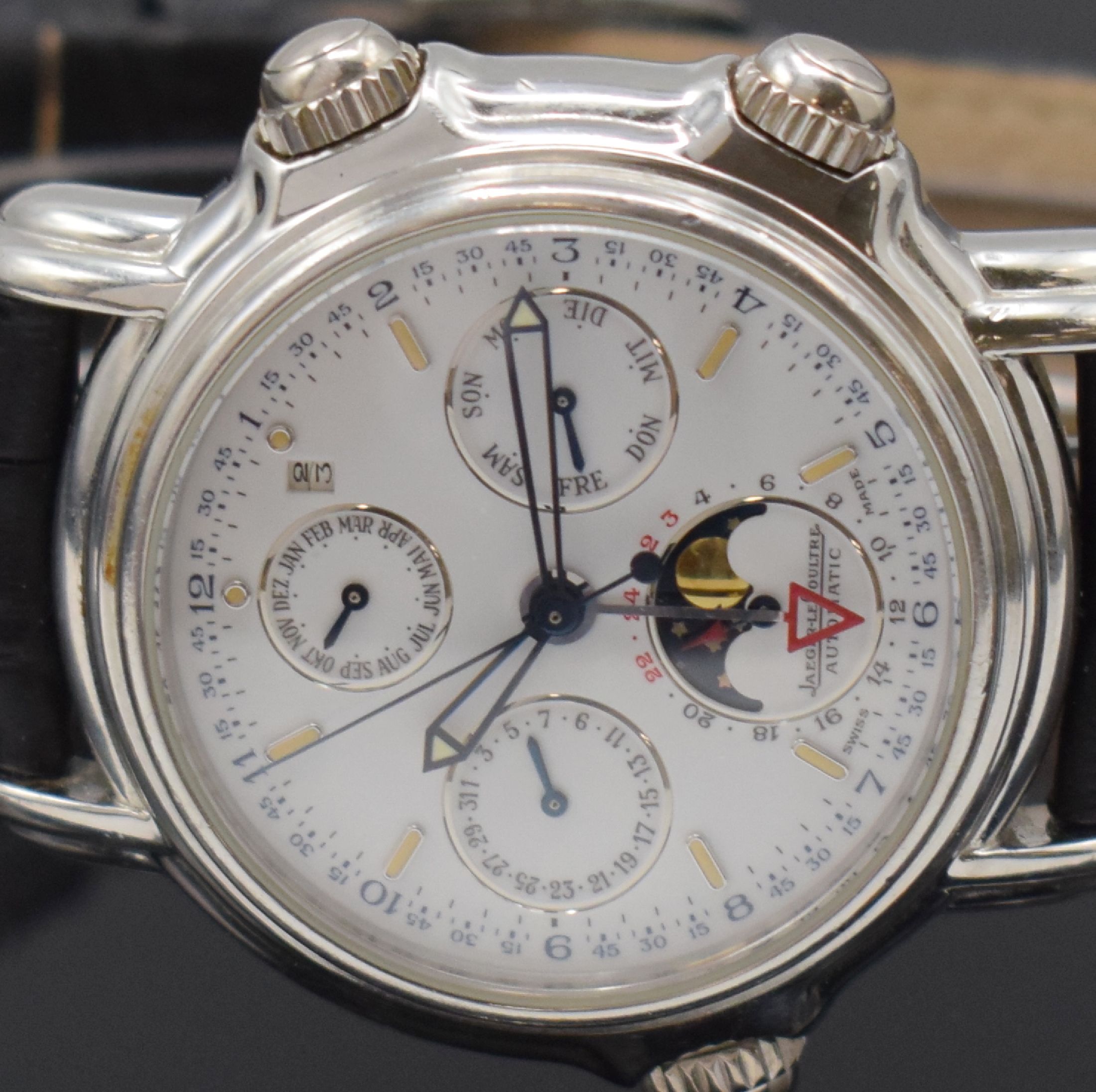 Detail e: Jaeger-LeCoultre Grand Reveil seltene auf 250 Stück limitierte astronomische Herrenarmbanduhr Calendrier Perpetual in Platin Referenz 180.6.99, ...