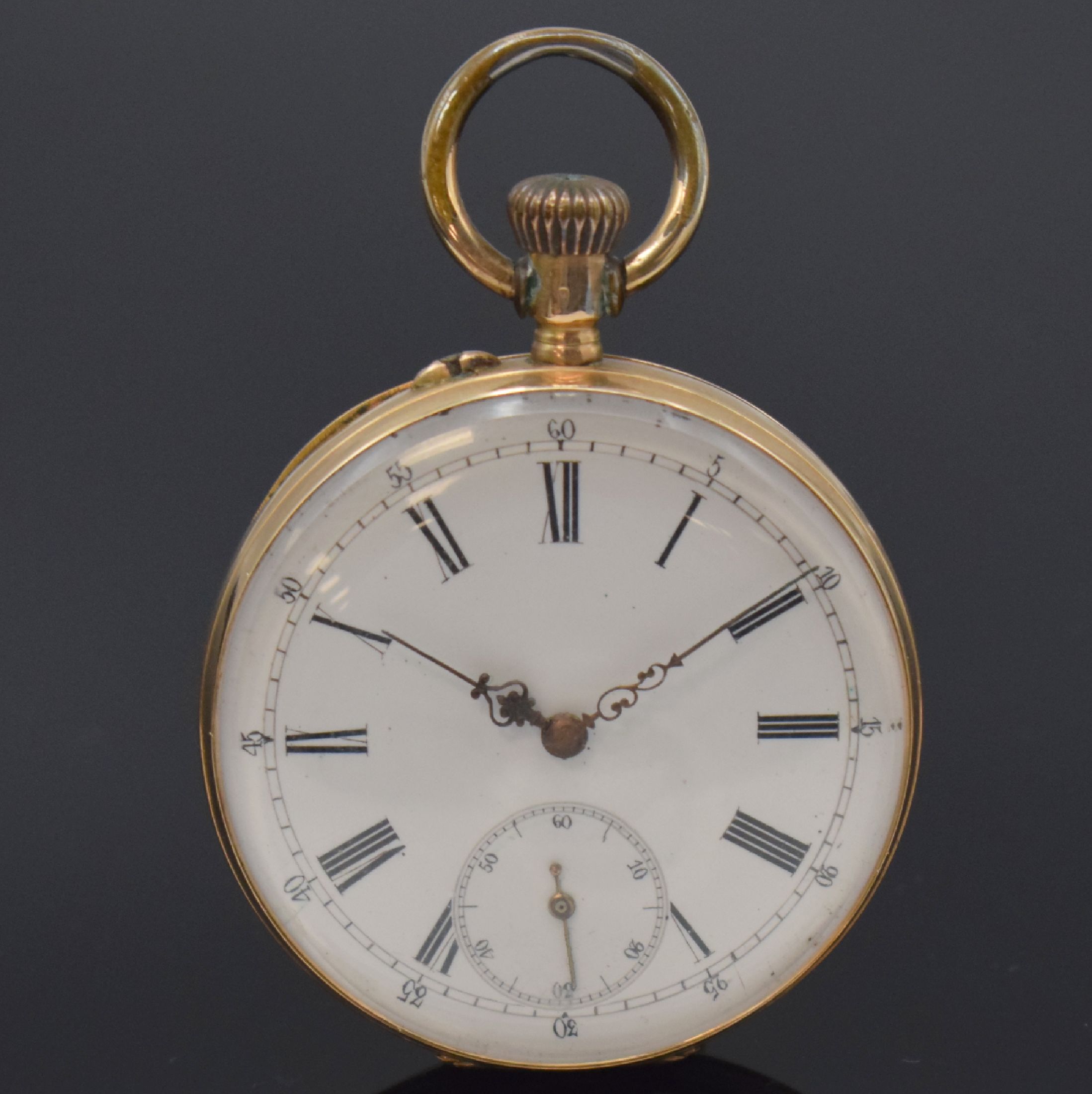 Offene Taschenuhr in RoseG 585/000, Schweiz um 1880, Rückseite aufw. floral grav., Metallcuvette, Emailzifferbl. m. röm. Zahlen u. arab. Minuterie, ...