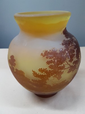 26684279f - Vase with landscape decoration, Emile Gallé, around 1900, colorless layered glass, with yellow inner overlay, brown outer overlay, sea landscape with trees and a church in the background, etched, signed, H. 19.5 cm, W. approx. 16 cm