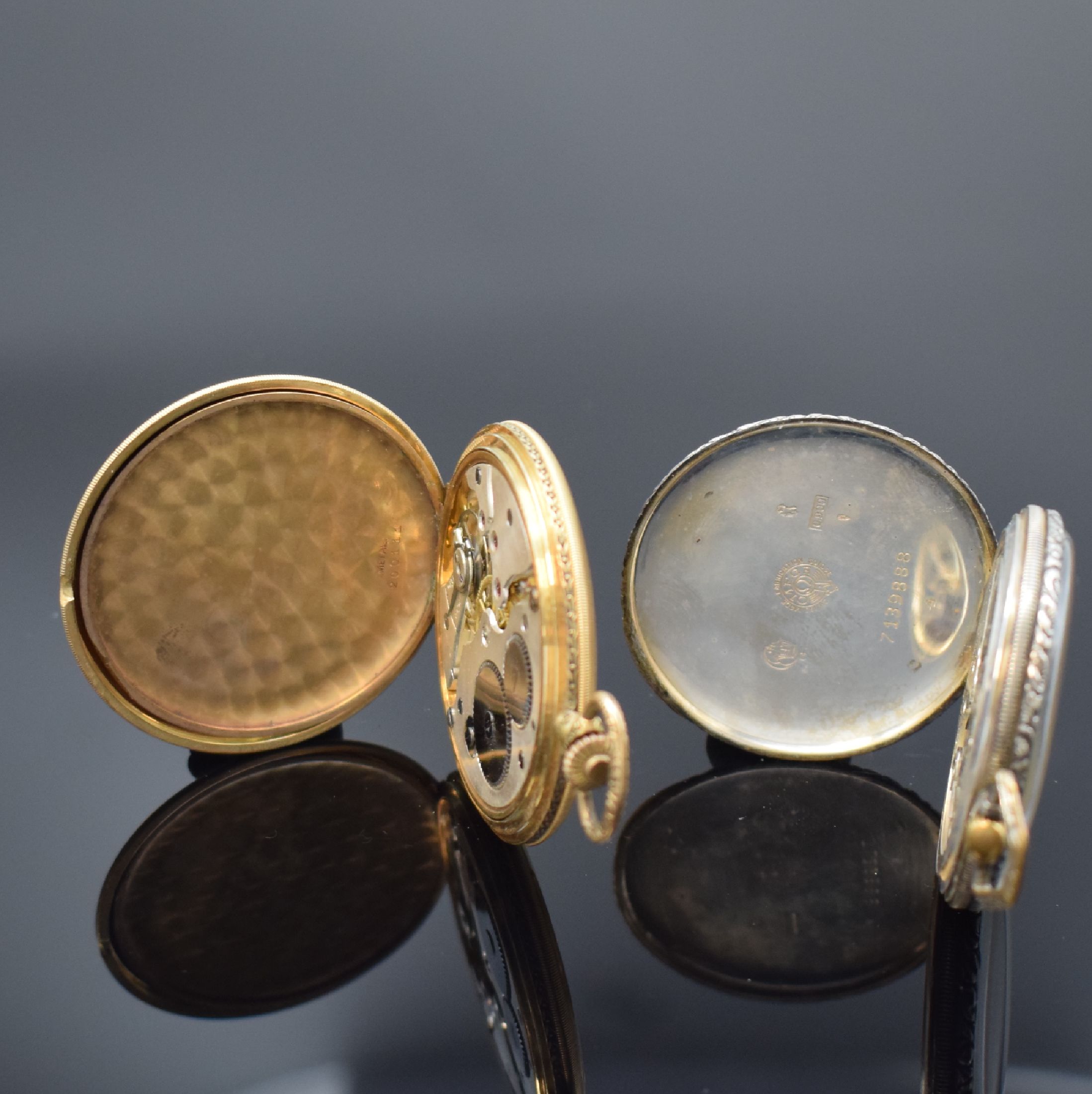 Detail e: OMEGA Taschenuhr in 900er Silber und eine Savonette in GG 585/000, Schweiz um 1925, 1) Omega grav. Geh., Rückdeckel m. Monogramm, Zifferbl. mittig ...