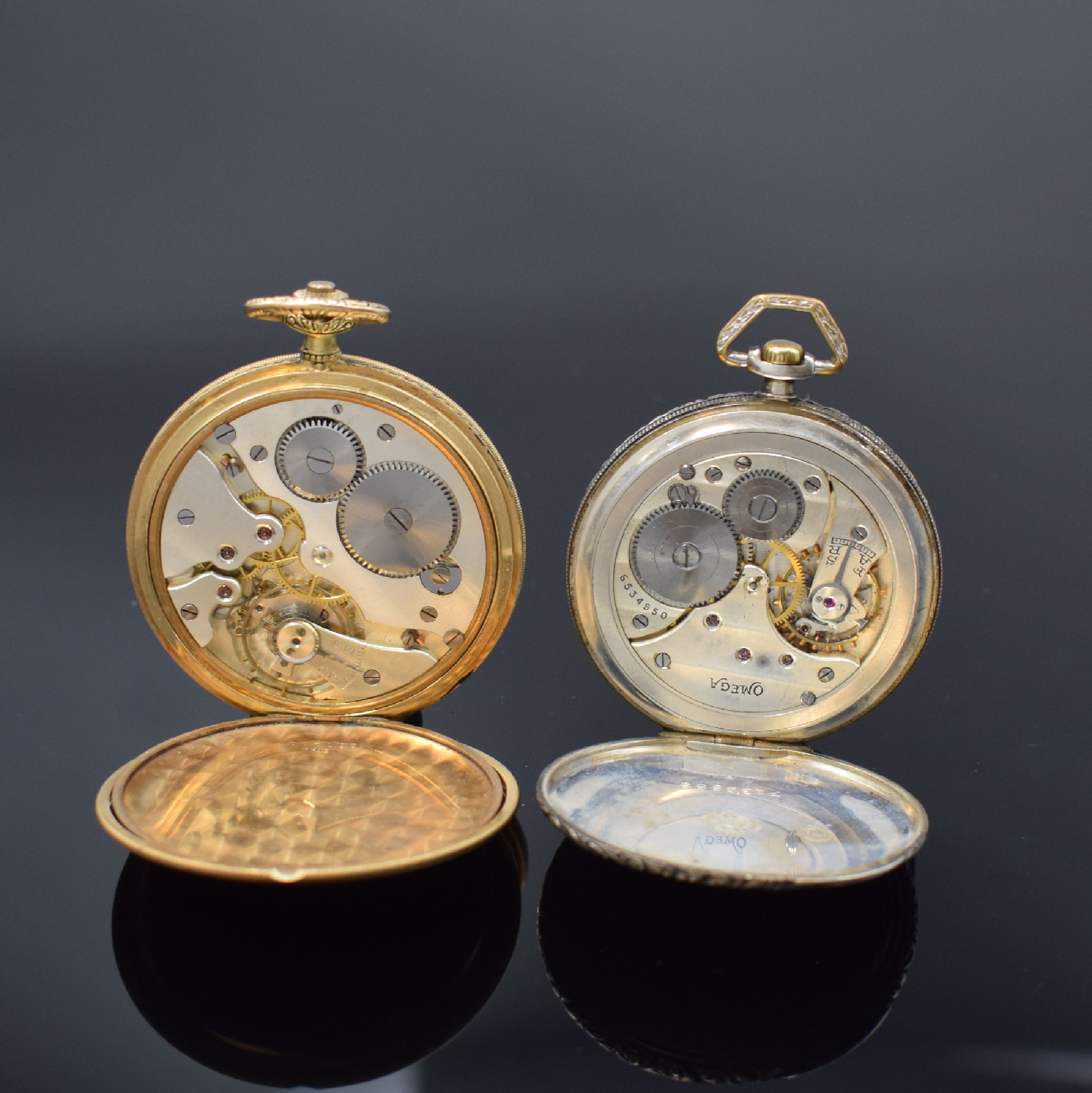 Detail f: OMEGA Taschenuhr in 900er Silber und eine Savonette in GG 585/000, Schweiz um 1925, 1) Omega grav. Geh., Rückdeckel m. Monogramm, Zifferbl. mittig ...
