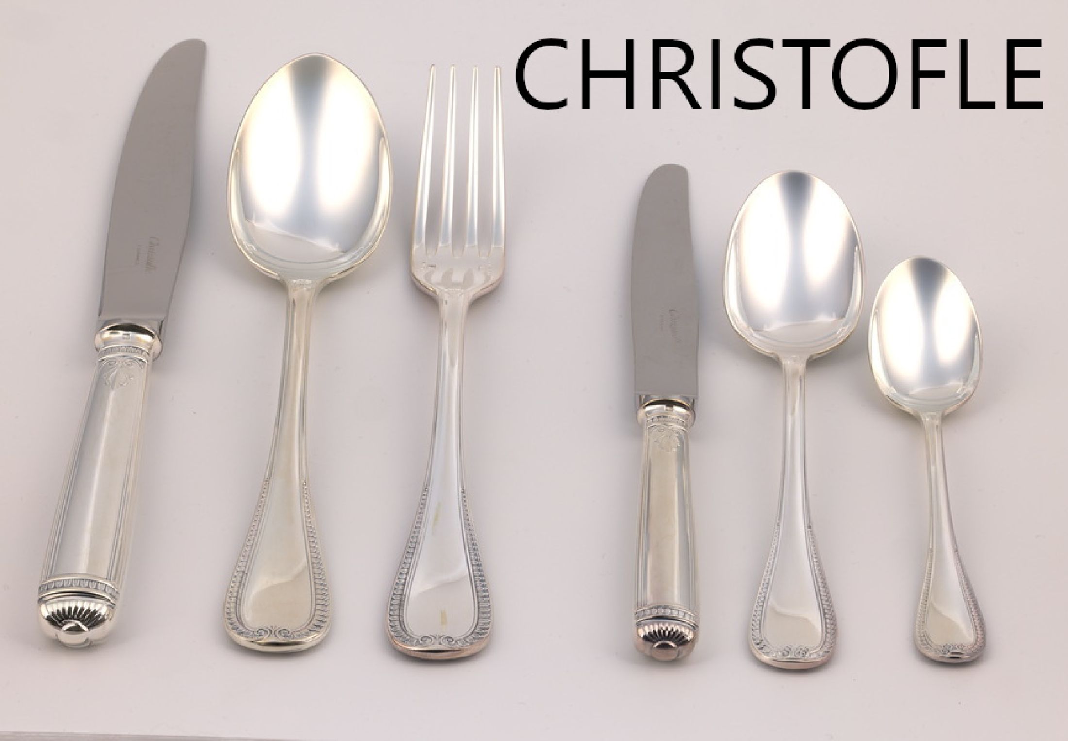 42 teiliges CHRISTOFLE Besteck, Malmaison, versilbert, best. aus: 6 Menuemesser, 6 Menue-gabeln, 6 Menuelöffel, 6 Dessertlöffel, 6 Dessertgabeln, ...