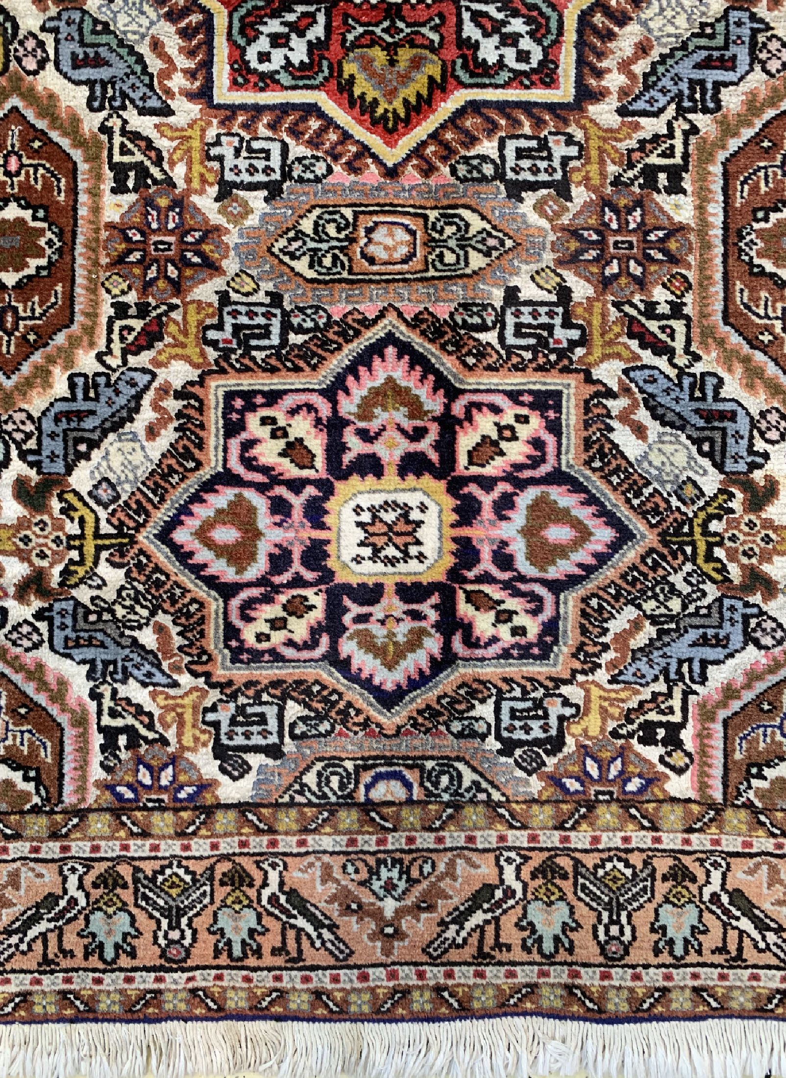 Detail b: Ardebil"Seidengrund", Persien, ca. 50 Jahre, Wolle mit Seide, ca. 149 x 103 cm, EHZ:2