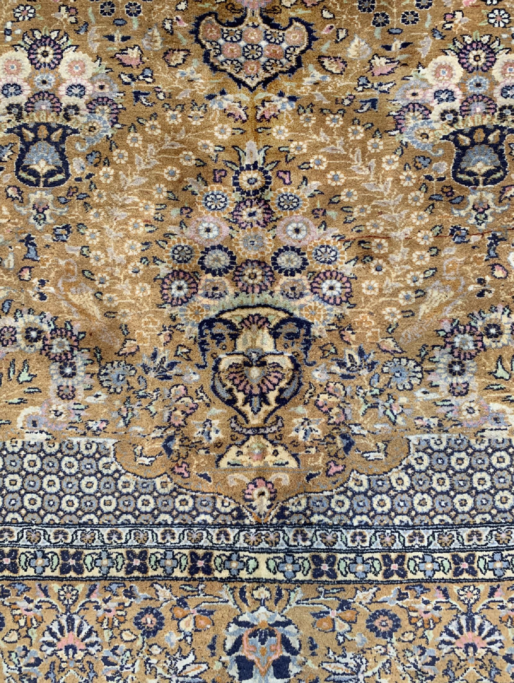 Detail b: Lahor, Pakistan, ca. 50 Jahre, Wolle auf Baumwolle, ca. 214 x 145 cm, EHZ: 2