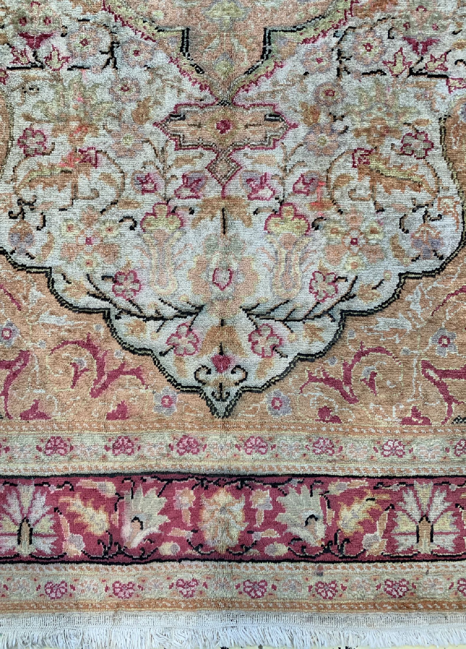 Detail b: Kayseri, Türkei, ca. 50 Jahre, merzerisierte Baumwolle, ca. 185 x 120 cm, EHZ: 2, reinigungsbedürftig