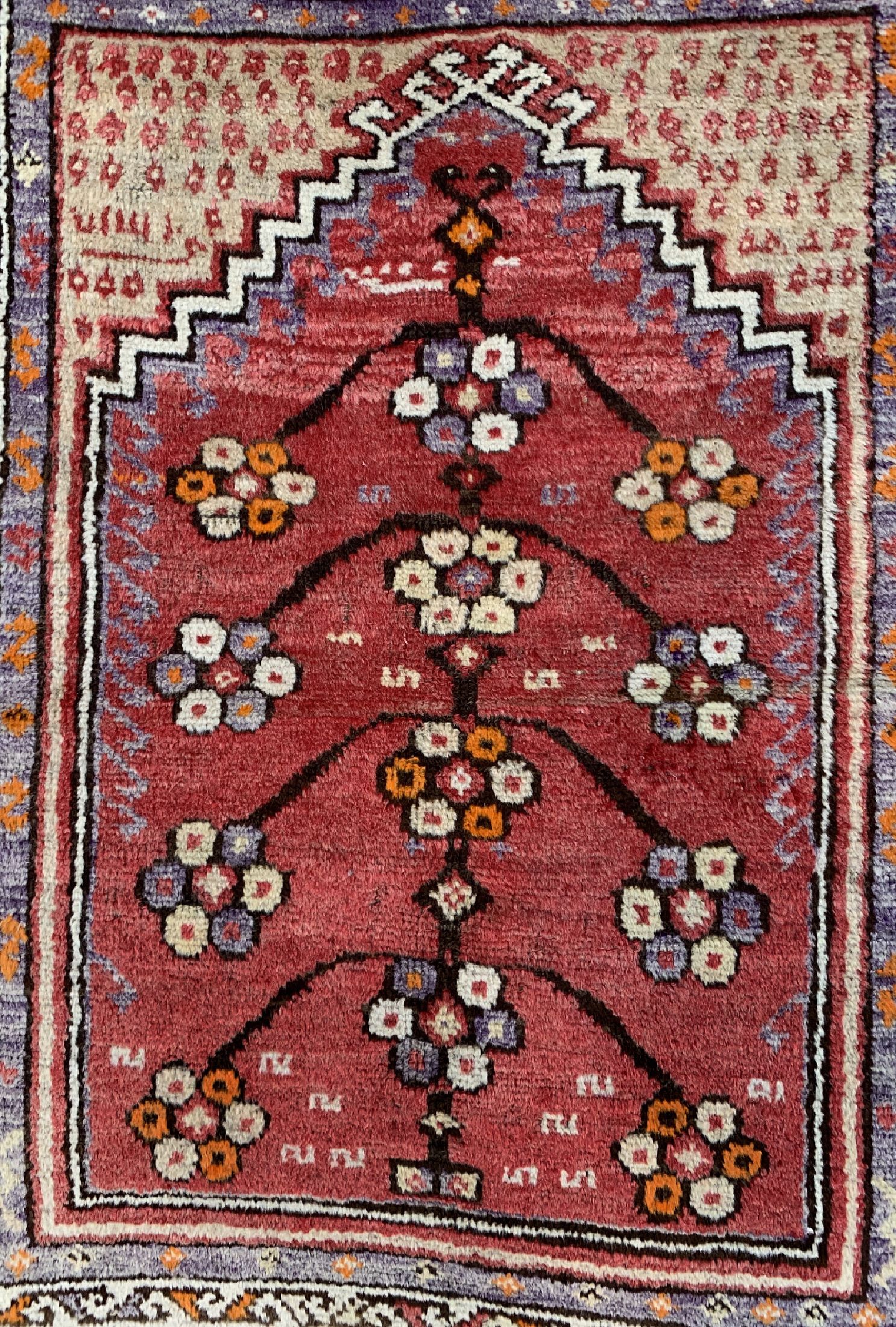 Detail b: Bergama, Türkei, ca. 60 Jahre, Wolle auf Wolle, ca. 125 x 108 cm, EHZ: 2-3