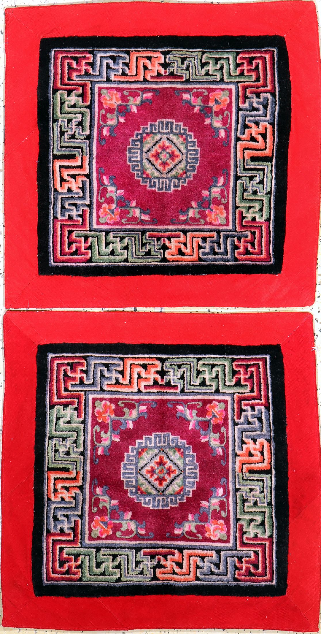 Konvolut 2 Sitzbankteppiche, China, um 1940/50, Wolle auf Baumwolle, ca. 82 x 80 cm, EHZ: 2