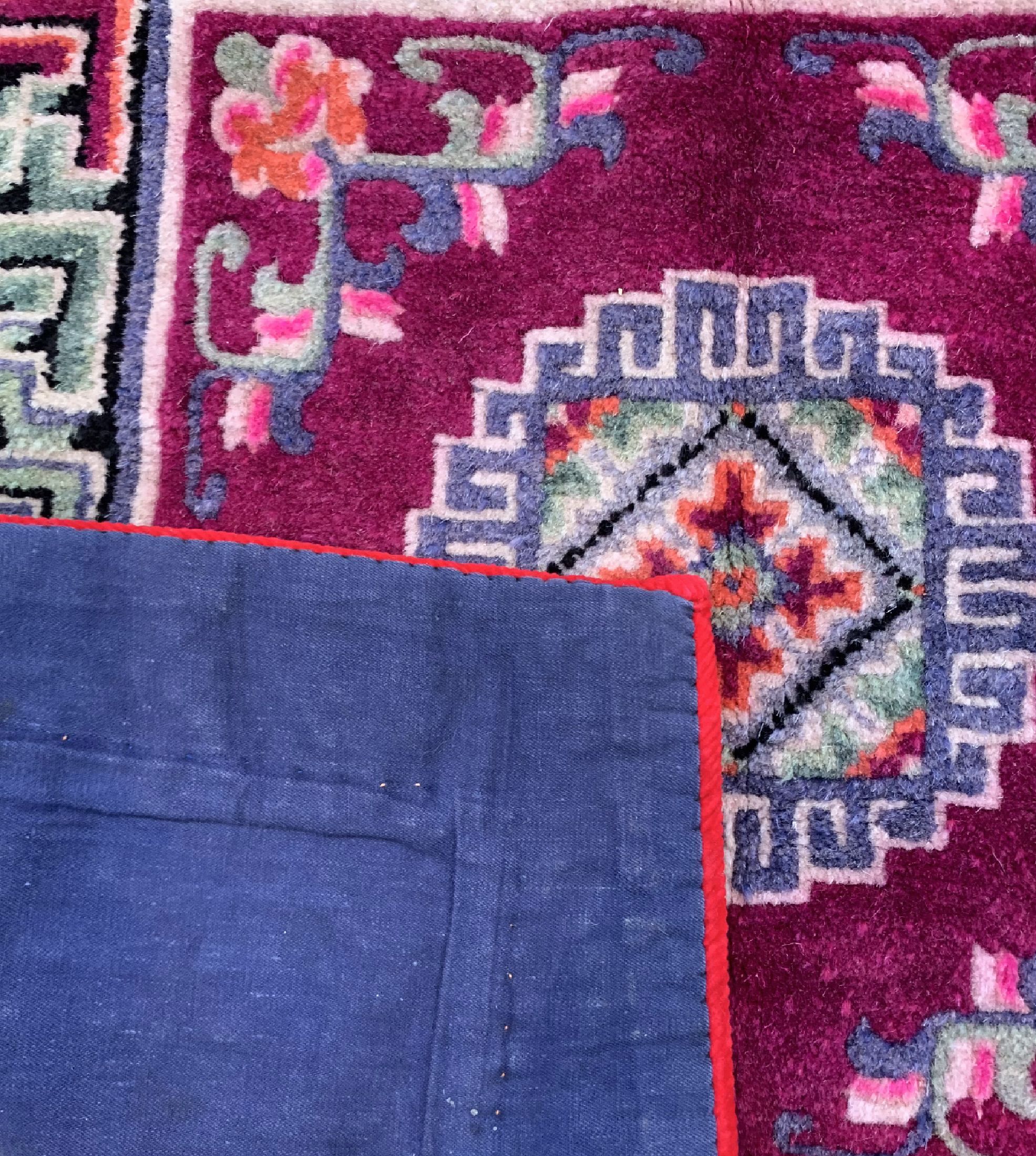Detail d: Konvolut 2 Sitzbankteppiche, China, um 1940/50, Wolle auf Baumwolle, ca. 82 x 80 cm, EHZ: 2