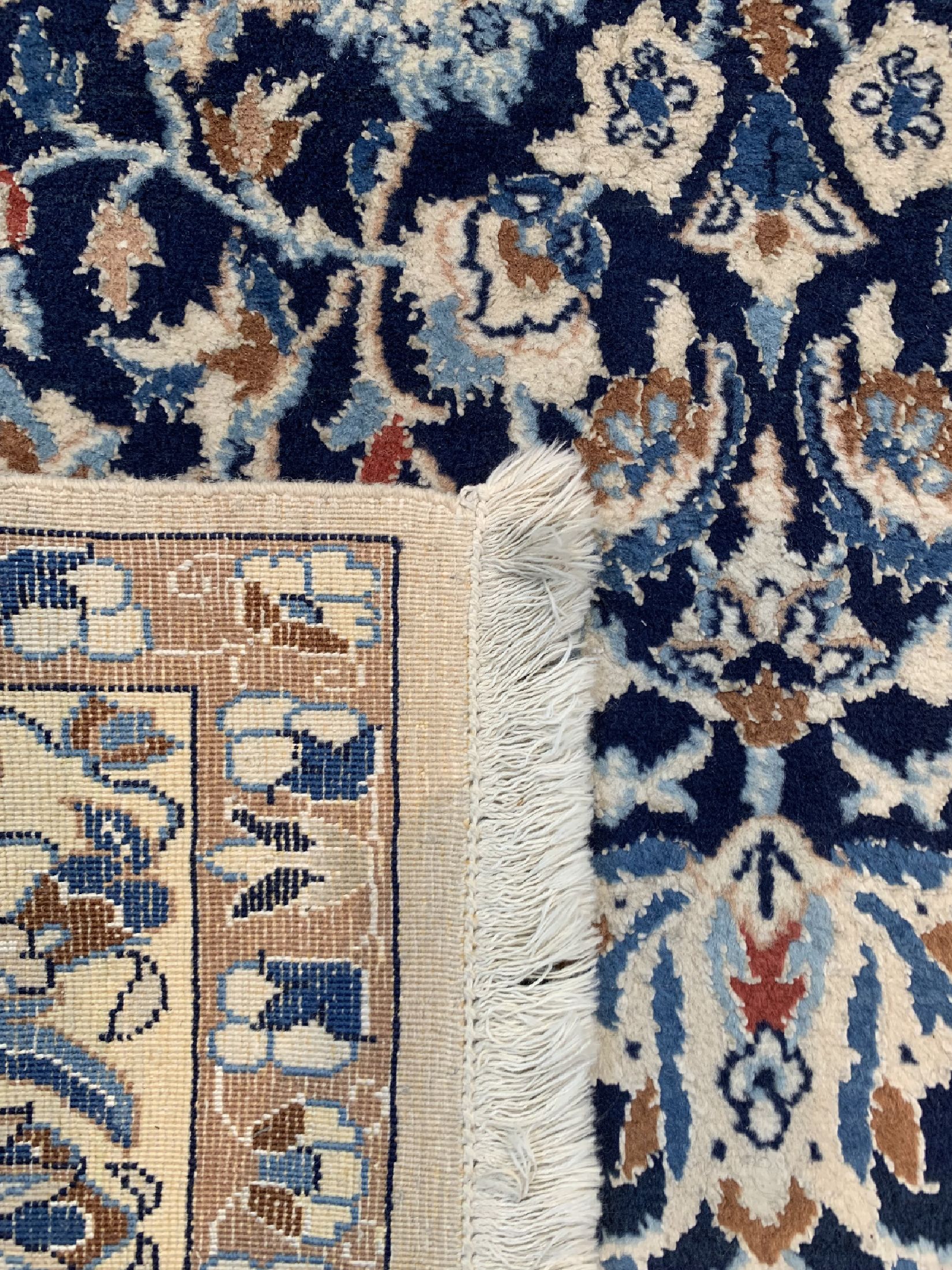 Detail d: Nain, Persien, um 1950, Korkwolle mit Seide, ca. 201 x 115 cm, EHZ: 2