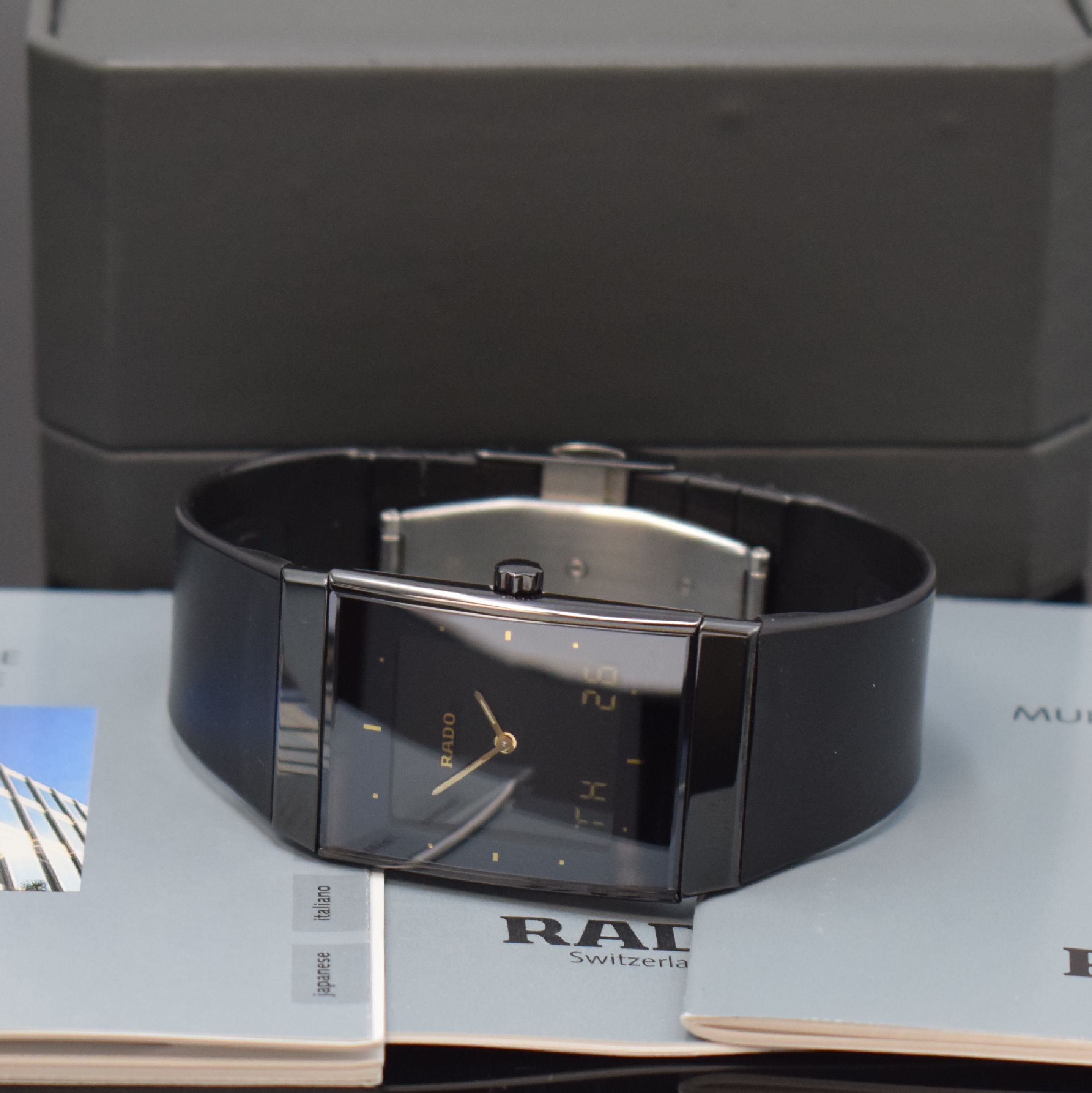 Detail b: RADO Herrenarmbanduhr Modellserie Diastar Referenz 193.0324.3, Schweiz verk. lt. beil. Pap. 06/1999, quarz, High-Tech- Keramikgehäuse, ...