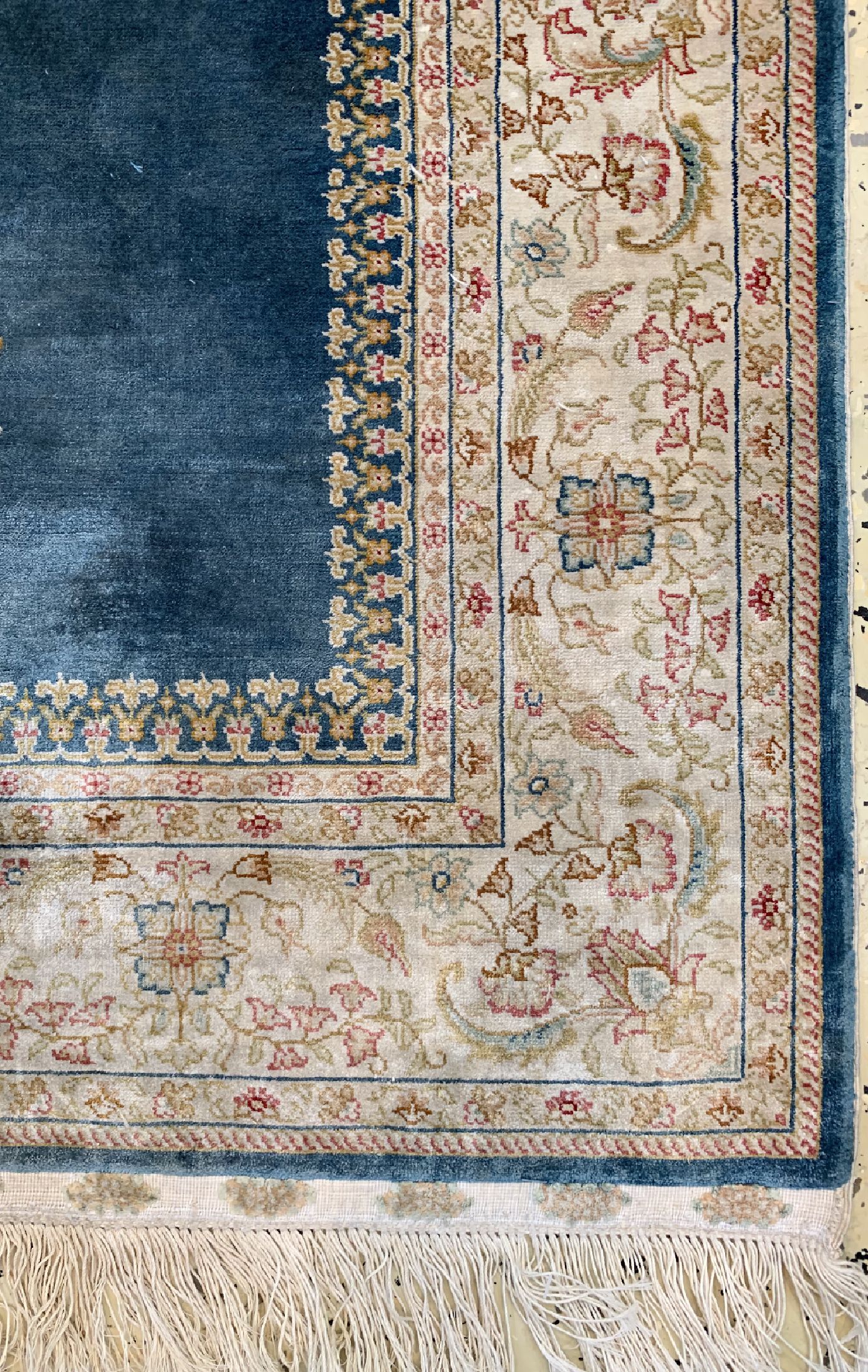 Detail a: Istanbul Seide, Türkei, ca. 30 Jahre, reineNaturseide, ca. 140 x 95 cm, EHZ: 2
