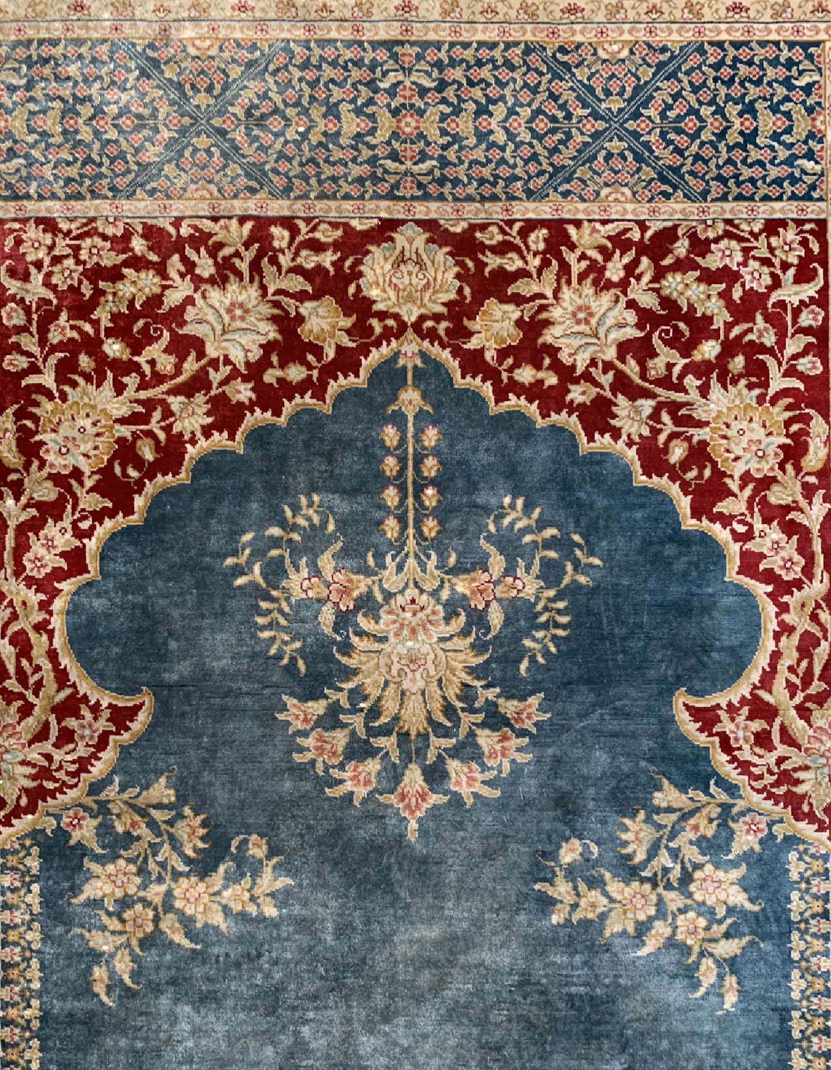 Detail c: Istanbul Seide, Türkei, ca. 30 Jahre, reineNaturseide, ca. 140 x 95 cm, EHZ: 2