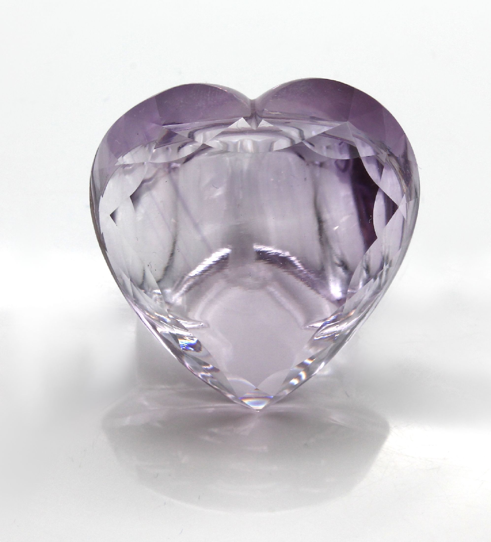 Detail f: Exklusiver Edelsteinring, aus einem Stück Rohstein gefertigt, Amethyst, Herzform, Tafel gemuggelt, feine Farbe und Qualität, ca. 35.6 g, ca. 178 ...