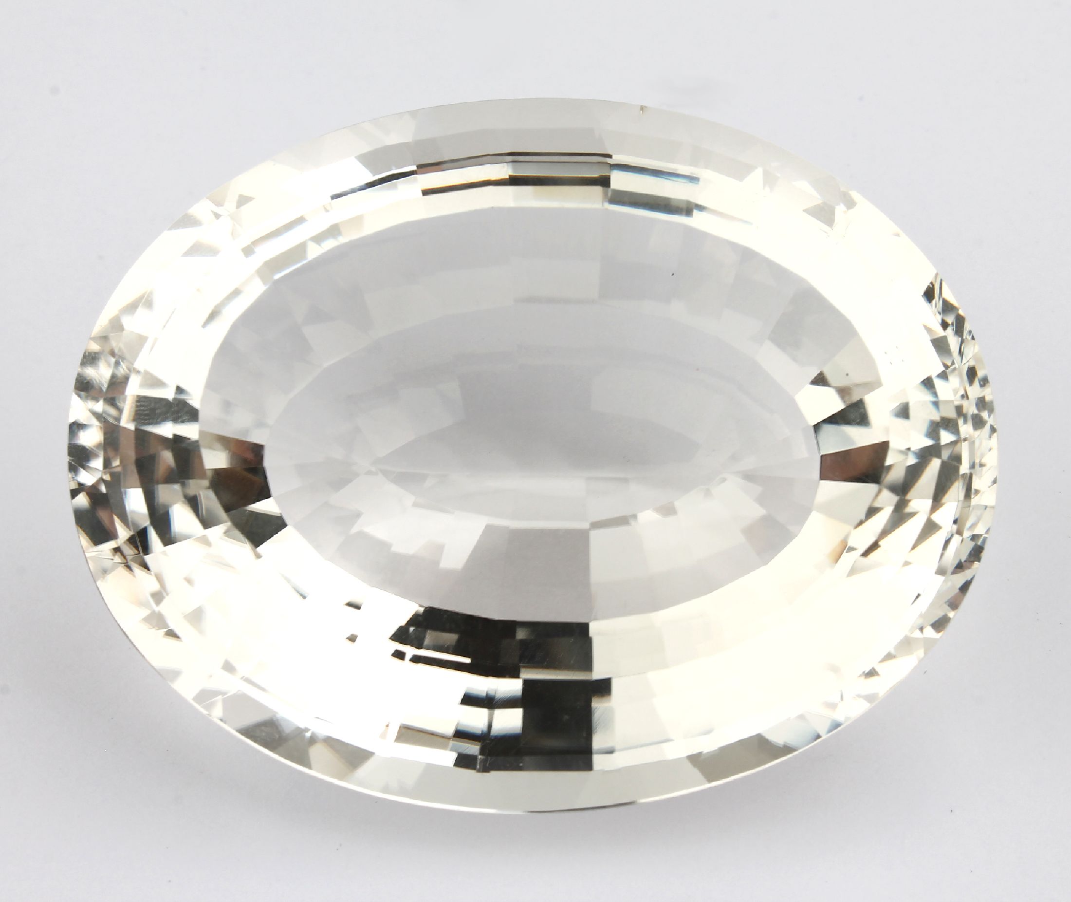 Bergkristall, Treppenschliff oval, feinste Qualität und Reinheit, Sammlerobjekt, ca. 110.6 g, ca. 553 ct, ca. 63 x 50 mm, Unikat, Handarbeit, ...