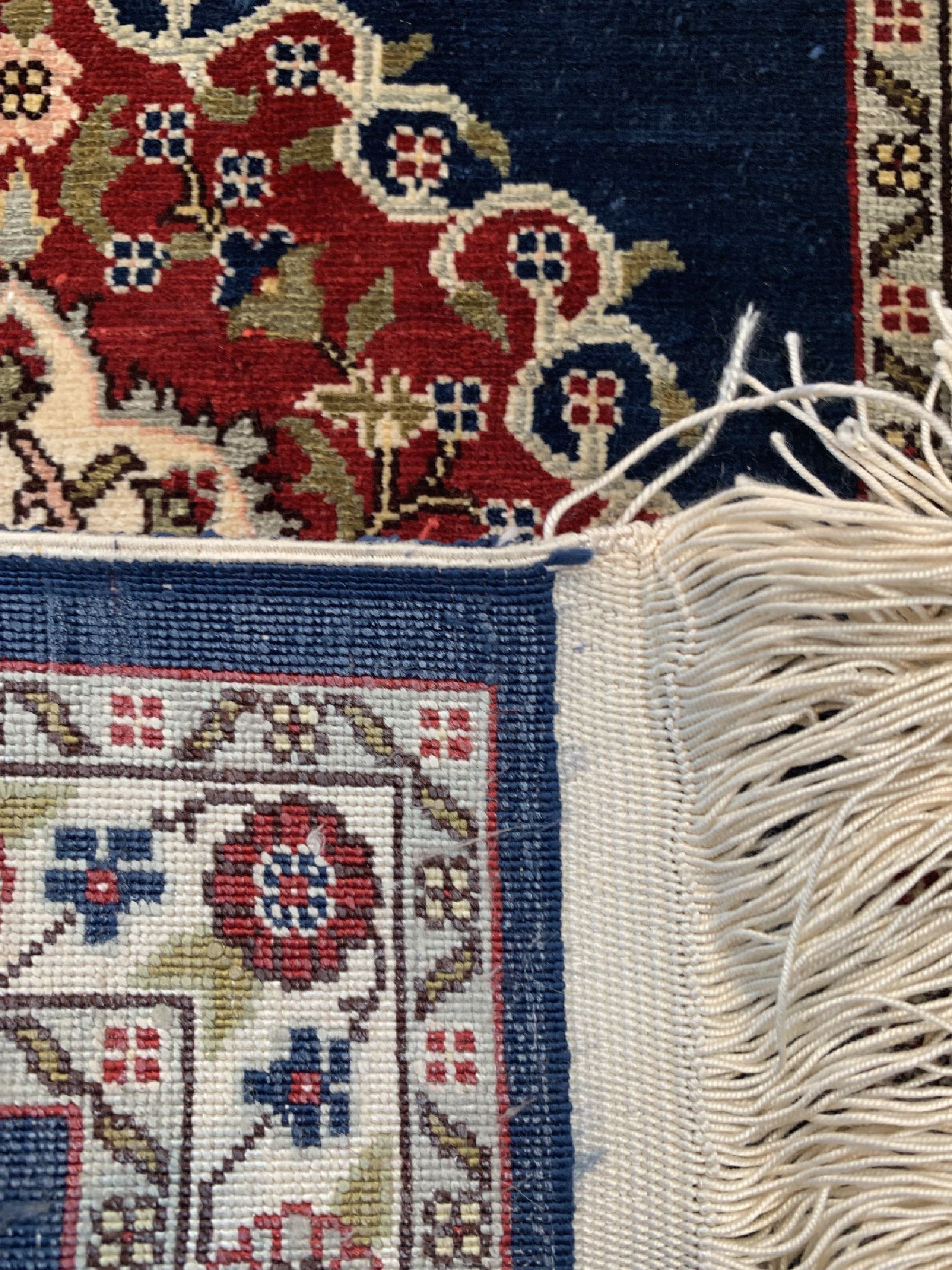 Detail c: Istanbul Seide, Türkei, ca. 40 Jahre, reineNaturseide, ca. 222 x 34 cm, ca. 1,0 Mio. Kn/qm, EHZ: 1