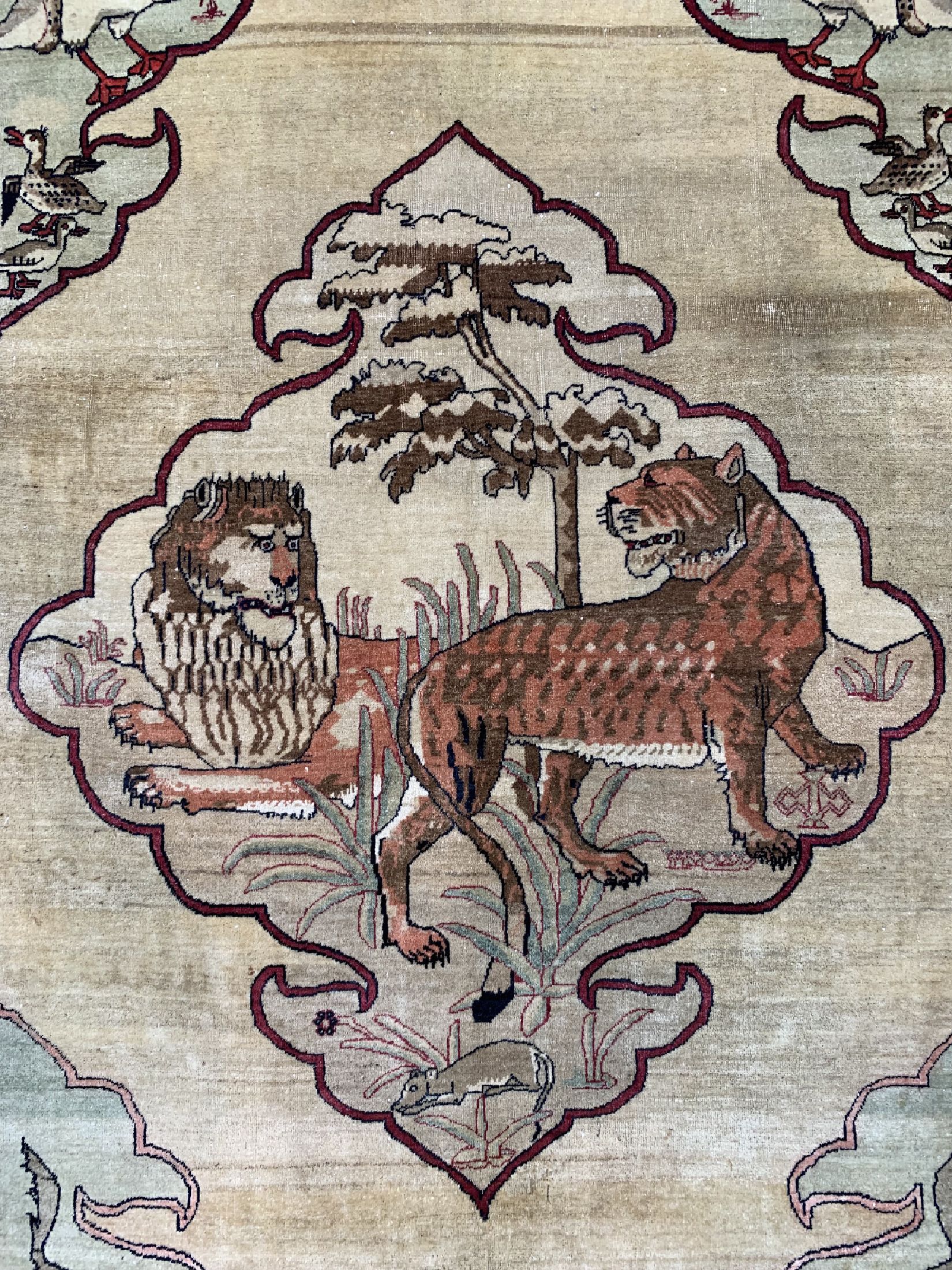 Detail b: Antiker Kerman, Persien, 19.Jhd, Korkwolle auf Baumwolle, ca. 195 x 144 cm, EHZ: 2-3