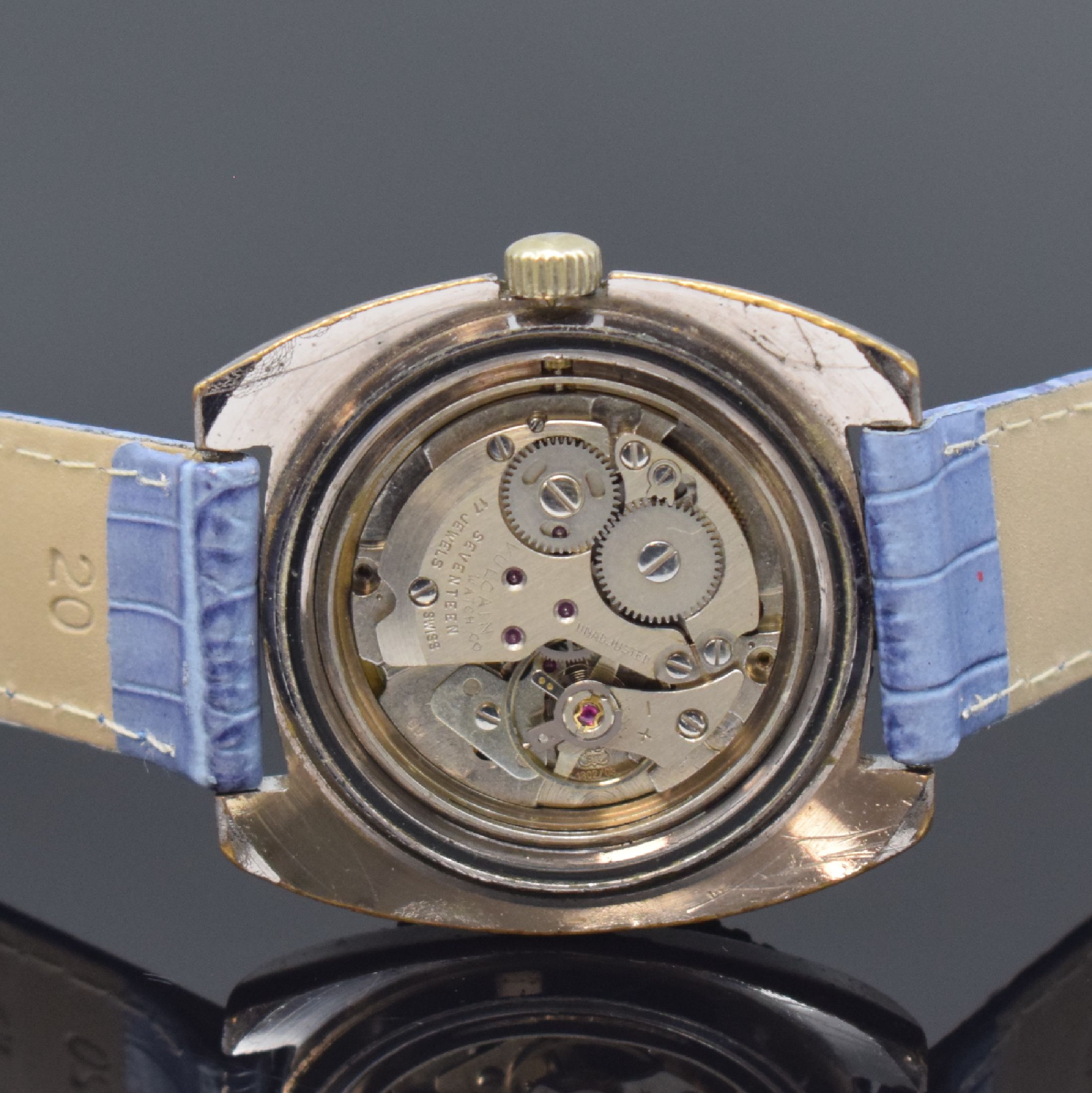 Detail d: VULCAIN Herrenarmbanduhr, Schweiz um 1970, Handaufzug, verchr. Gehäuse, verschr. Stahlboden, beids. drehbare Lünette m. 60er Teilung, schwarzes ...