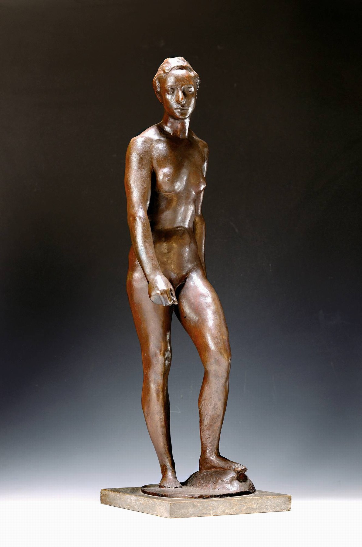 Richard Scheibe, 1879 Chemnitz-1964 Berlin, Die Aufsteigende, Bronze von 1945, patiniert, Gießerstempel H. Noack Berlin-Friedenau, signiert R.Sch. ...