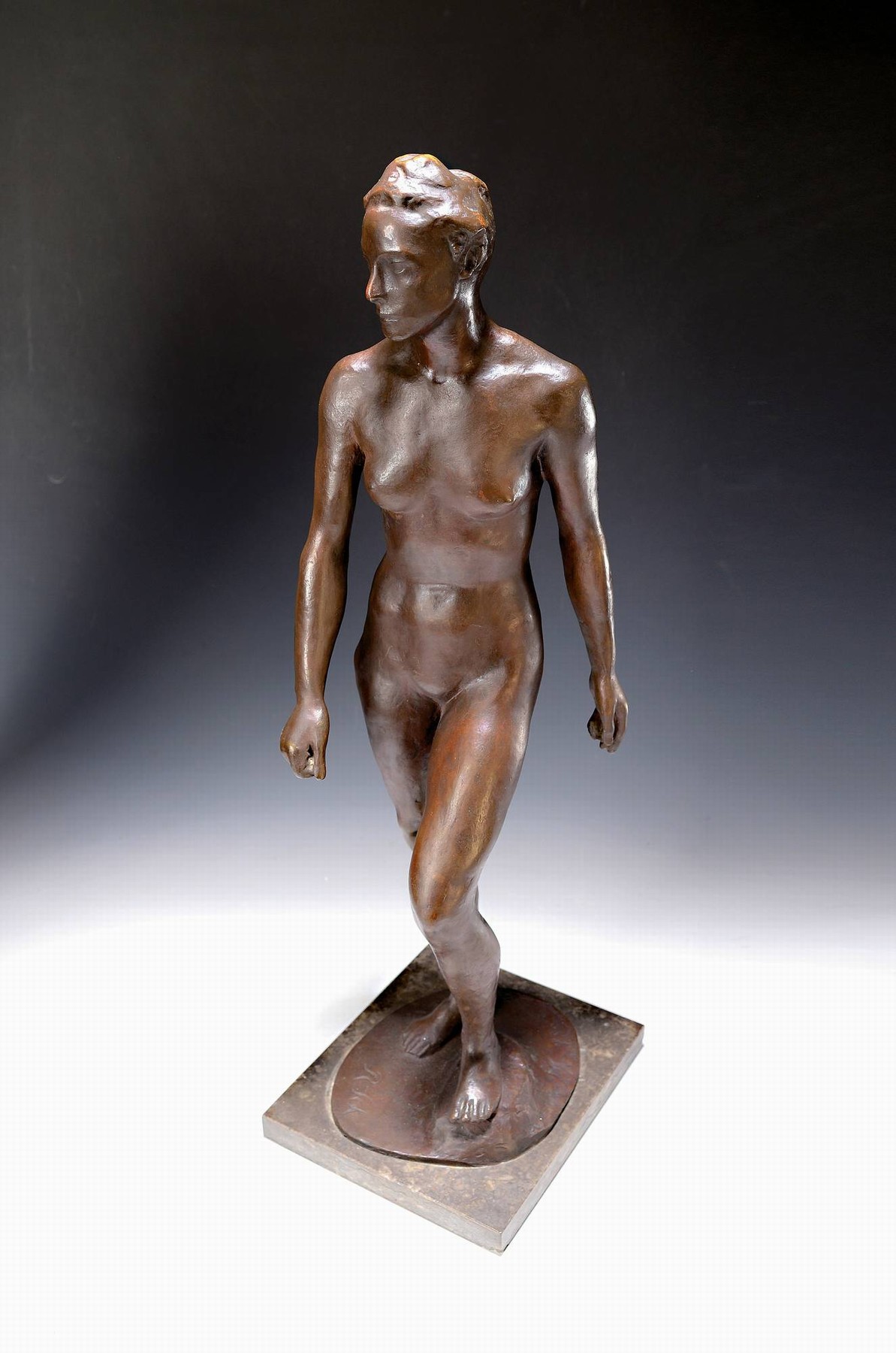 Detail g: Richard Scheibe, 1879 Chemnitz-1964 Berlin, Die Aufsteigende, Bronze von 1945, patiniert, Gießerstempel H. Noack Berlin-Friedenau, signiert R.Sch. ...