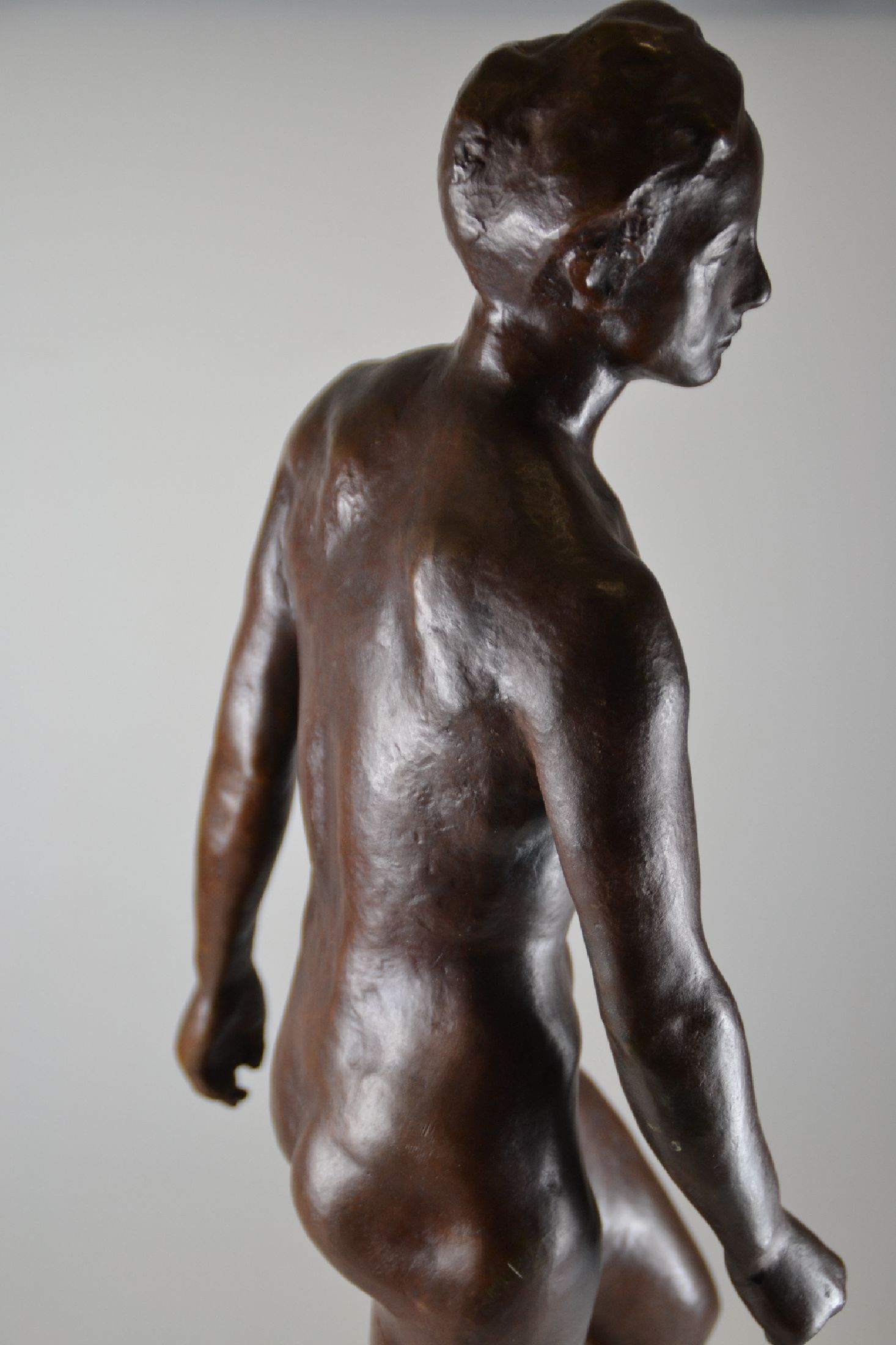 Detail k: Richard Scheibe, 1879 Chemnitz-1964 Berlin, Die Aufsteigende, Bronze von 1945, patiniert, Gießerstempel H. Noack Berlin-Friedenau, signiert R.Sch. ...