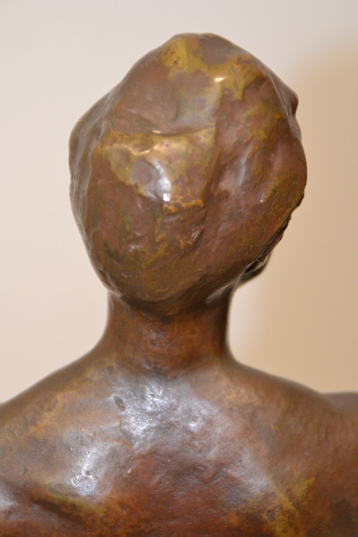 Detail p: Richard Scheibe, 1879 Chemnitz-1964 Berlin, Die Aufsteigende, Bronze von 1945, patiniert, Gießerstempel H. Noack Berlin-Friedenau, signiert R.Sch. ...
