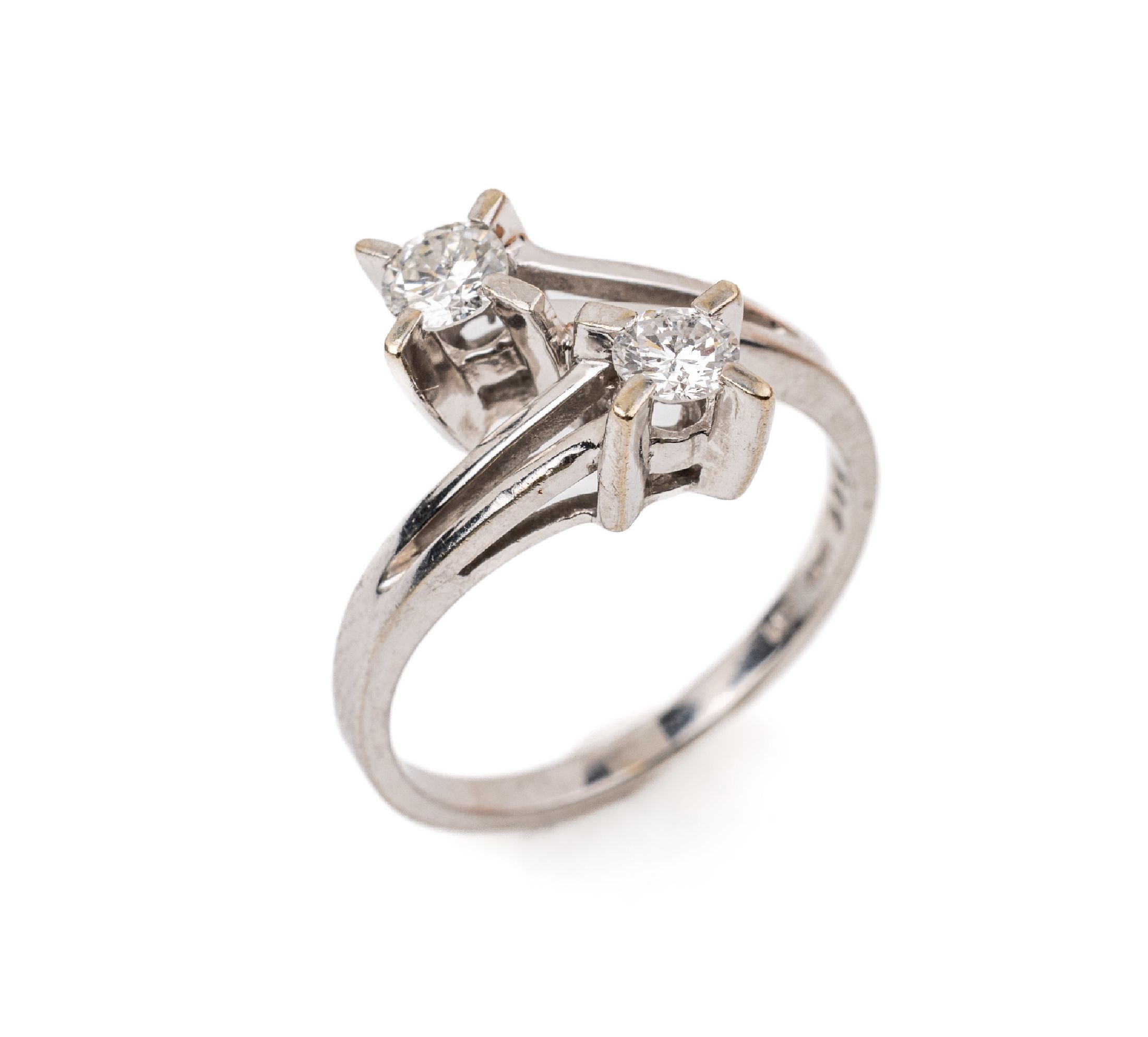14 kt Gold Brillant Ring, WG 585/000, 2 Brillanten zus. ca. 0.50 ct Weiß/si-p 1, ca. 3.7 g, RW 55