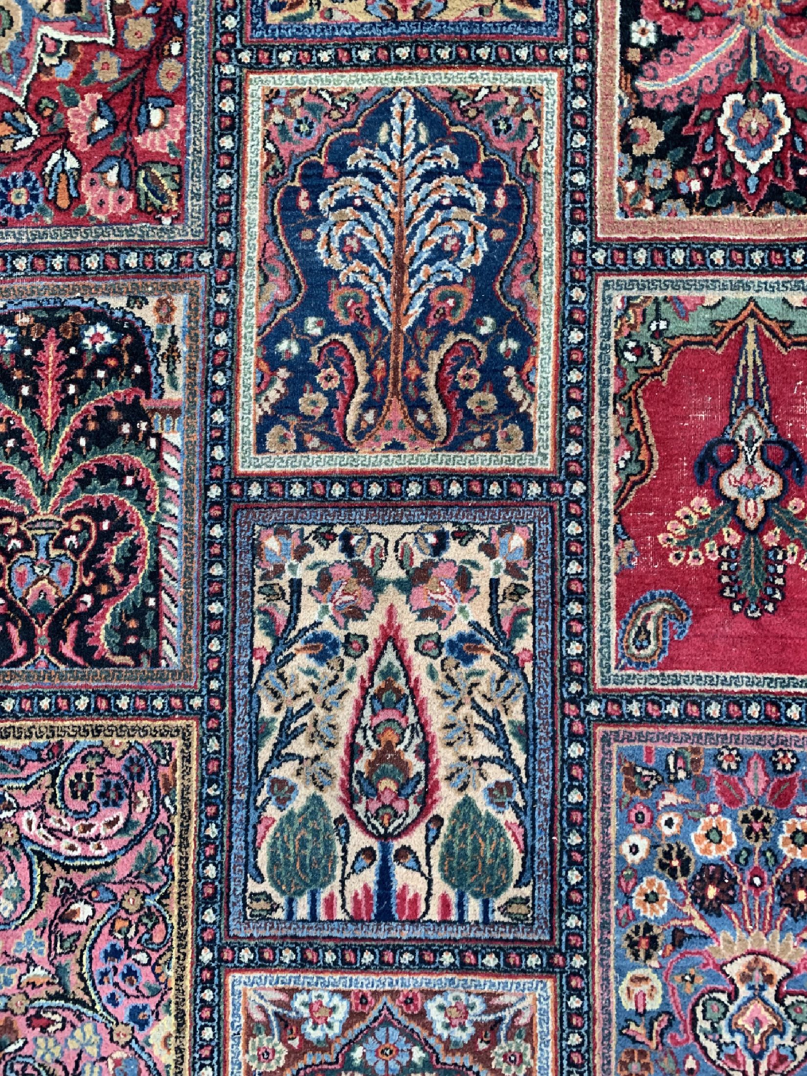 Detail b: Khorasan Palastteppich alt, Persien, um 1930, Wolle auf Baumwolle, ca. 525 x 363 cm, EHZ: 3