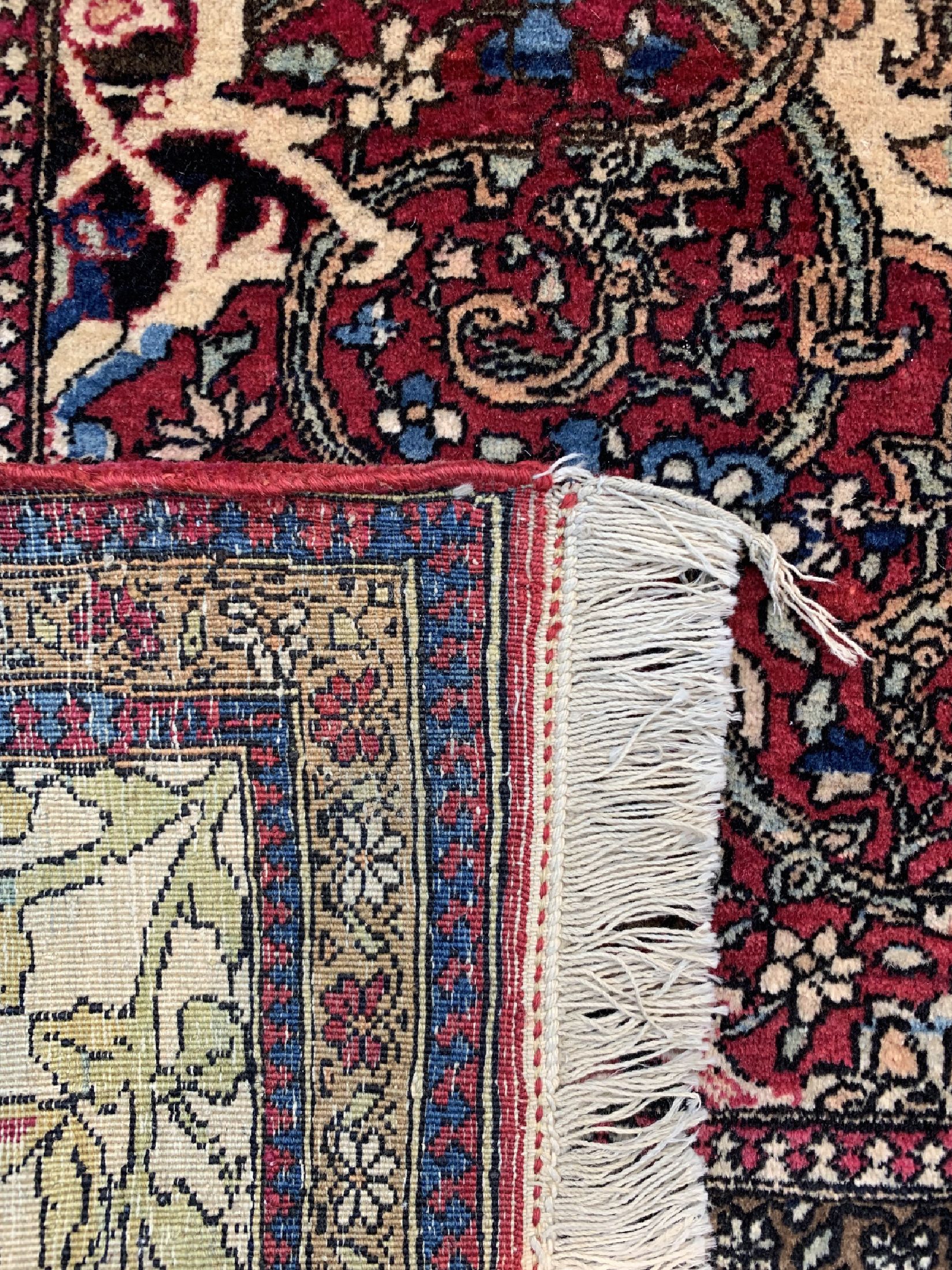 Detail e: Antiker Esfahan, Persien, um 1900, Wolle auf Baumwolle, ca. 212 x 145 cm, EHZ:2 (kleine Flecken).