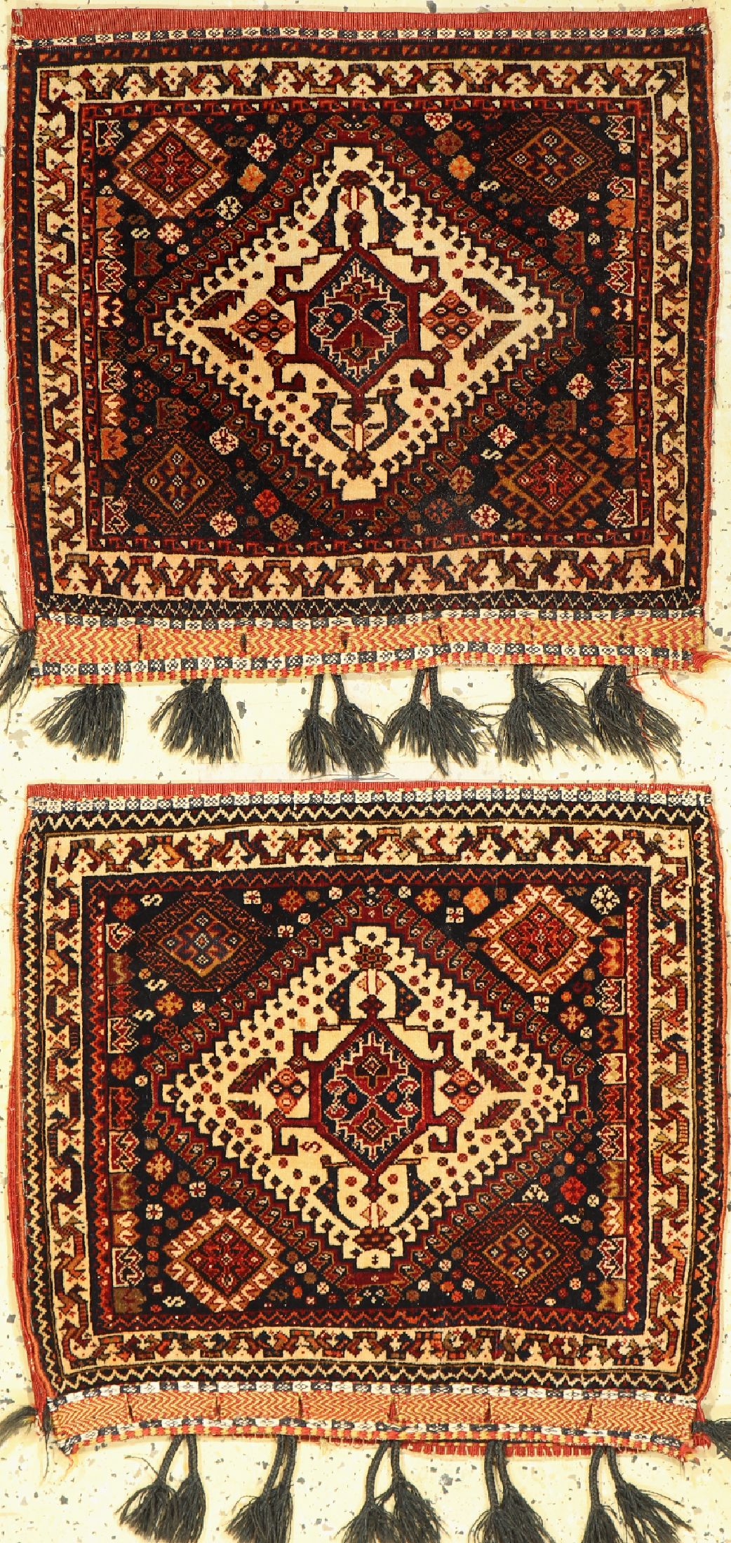 1 paar Ghaschgai Taschen, Persien, um 1920/1930, Wolle auf Wolle, ca. 60 x 58 cm, EHZ: 2