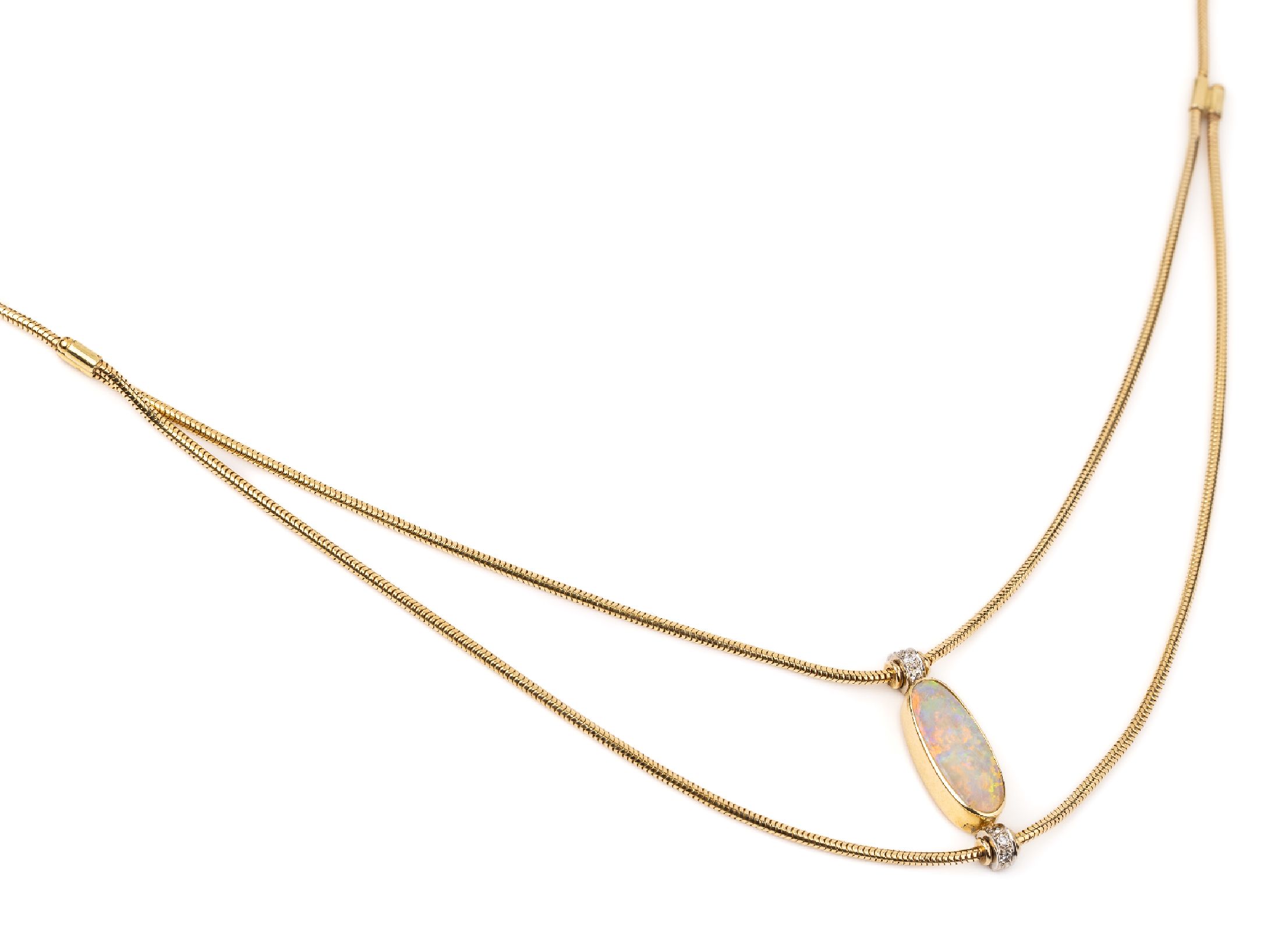14 kt Gold Opal-Brillant-Collier, GG/WG 585/000, Schlangenkette, mittig 2-rhg., länglich ovaler Opal-Cabochon ca. 4.0 ct, 4 in WG gefasste ...