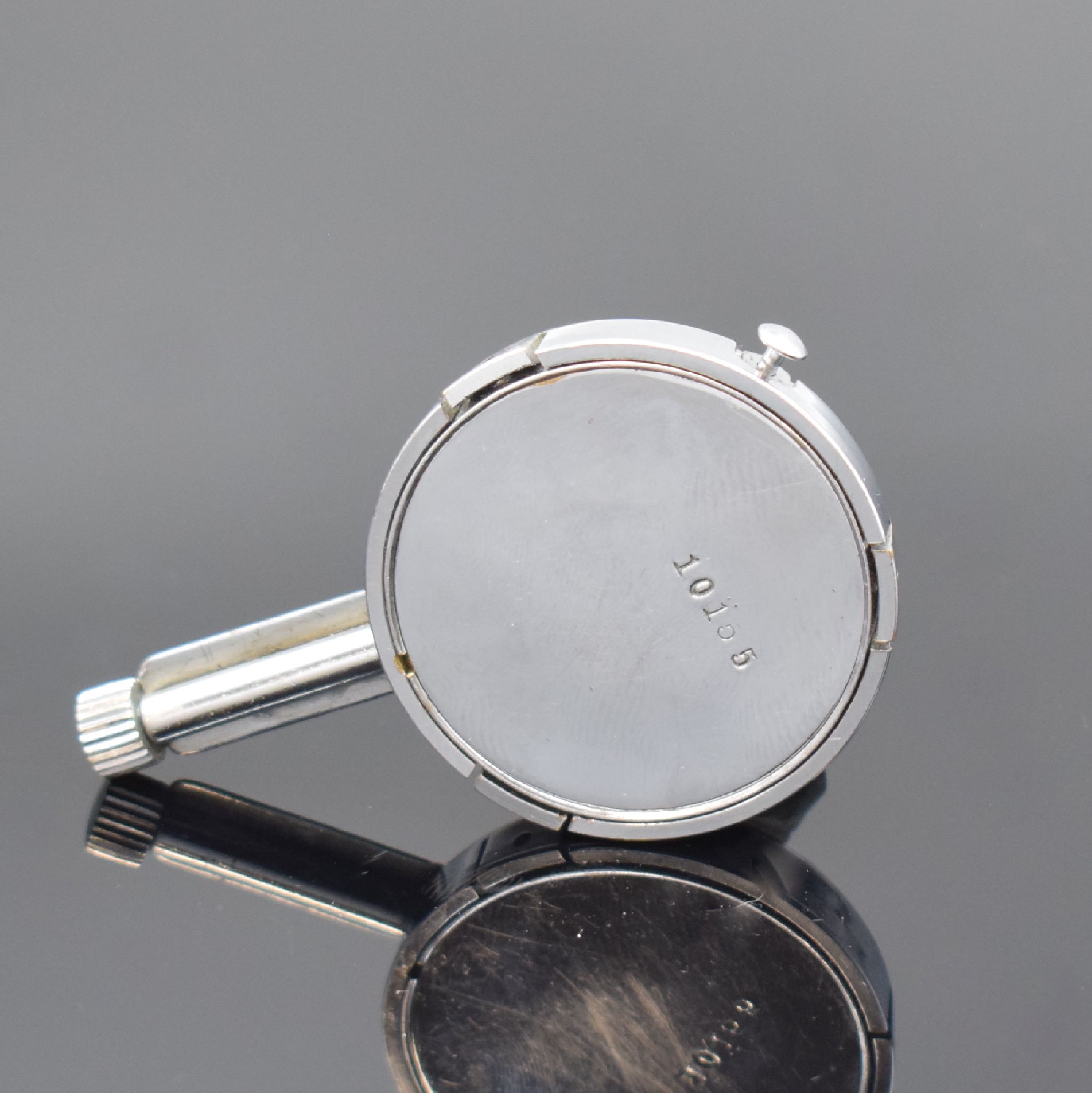 Detail b: ANGELUS / TELECO Einbauuhr mit Minutenzähler- Chronograph, Schweiz um 1945, Handaufzug, verchr. Geh., Aufzug b. 5, silb. Zifferbl., arab. Zahlen, ...