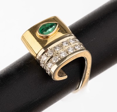 Image 26686206 - 18 kt gold emerald diamond ring