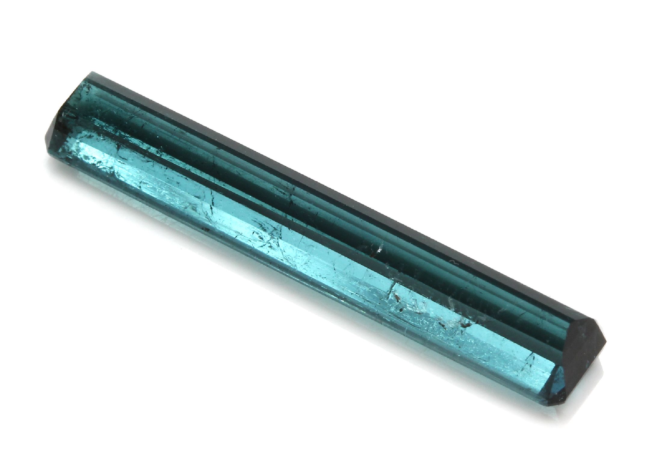 Detail a: Loser Turmalin ca. 9.4 ct, petrolfarben im Rechteckschliff ca. 32.8 x 5.7 x 4.5 mm