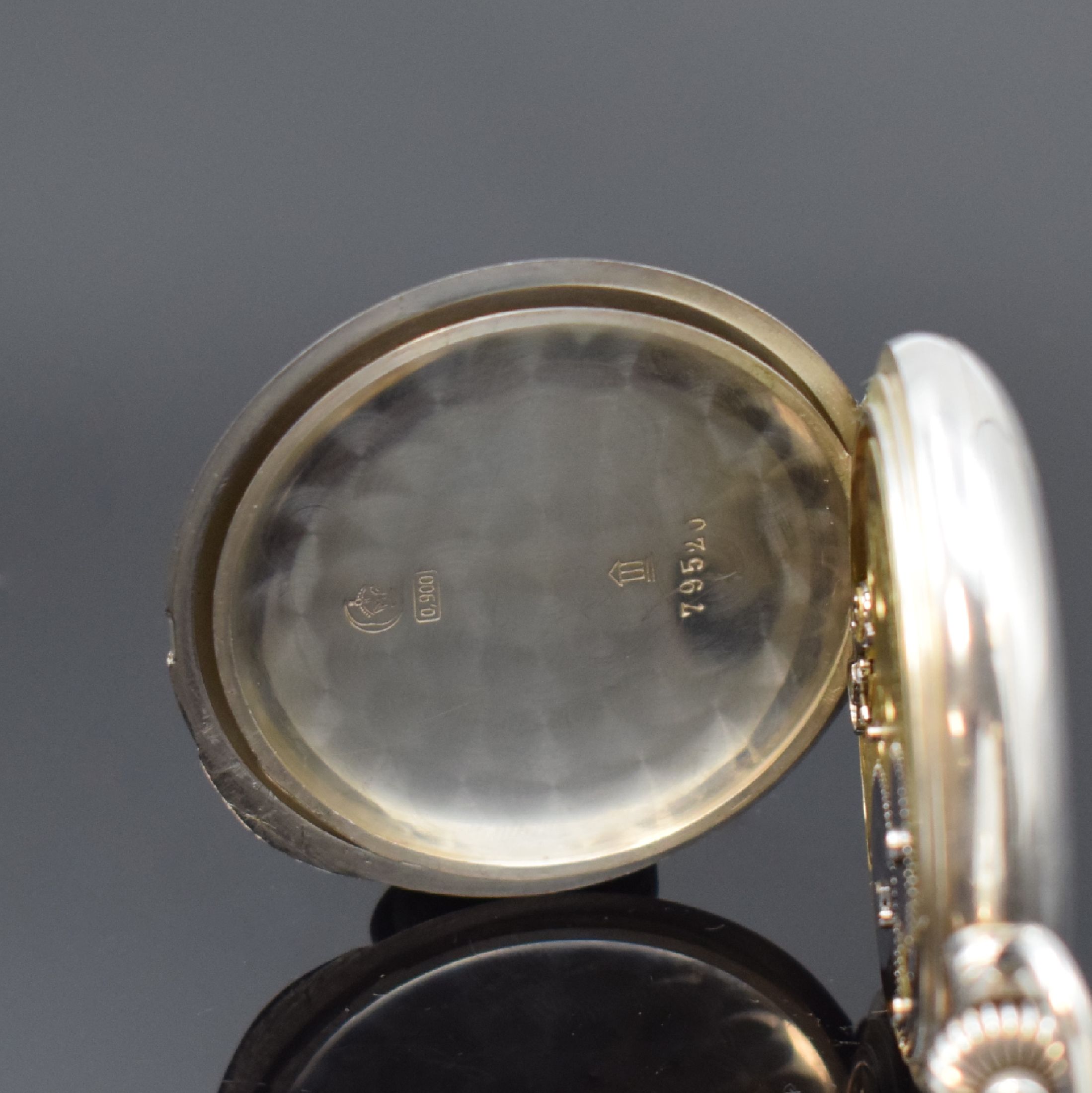 Detail e: UHRENFABRIK UNION GLASHÜTTE schwere Herrensavonette in Silber, Deutschland um 1920, glattes Lucia-Geh., 2-tlg. Emailzifferbl. m. arab. Zahlen riss., ...