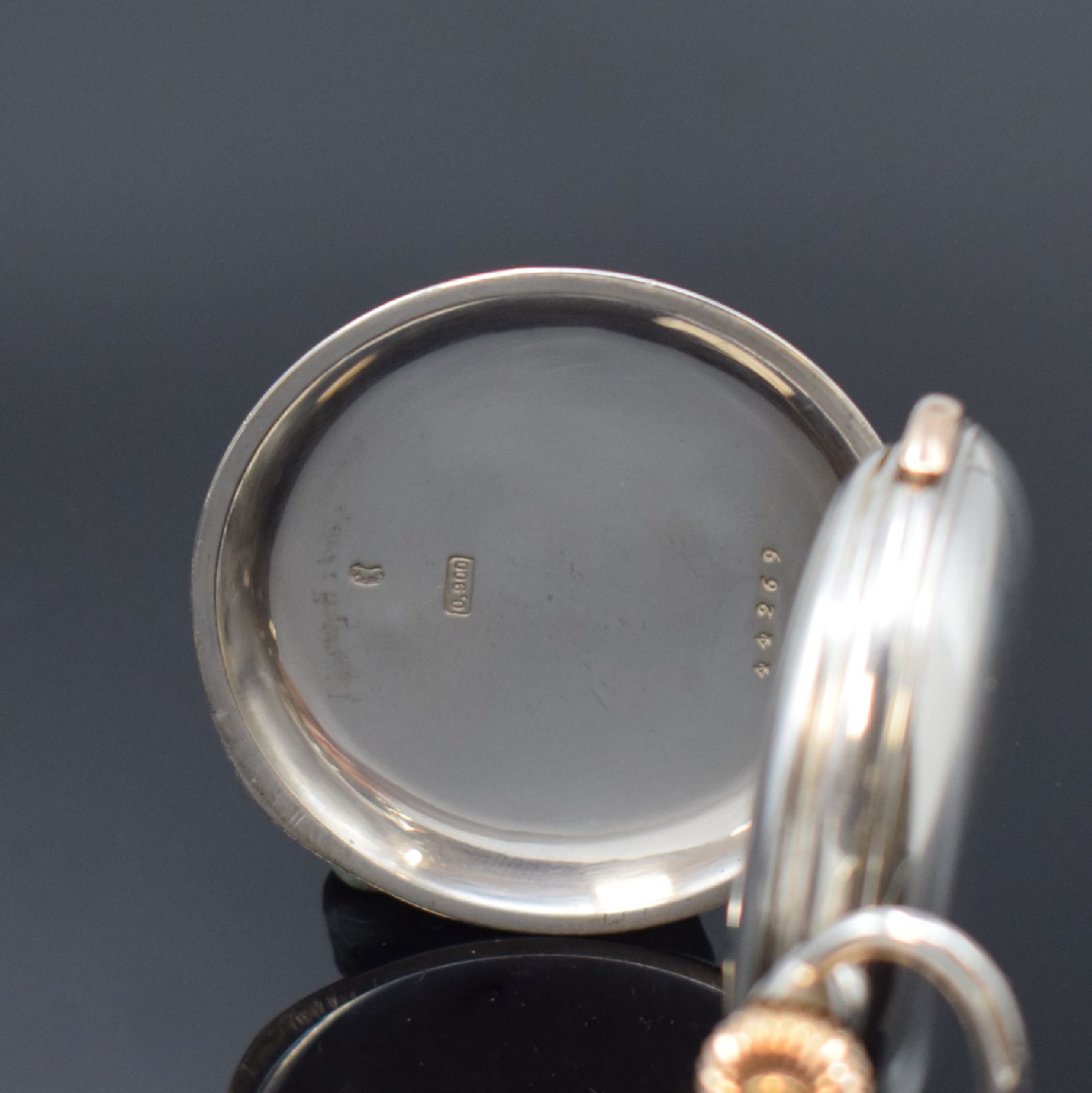 Detail d: Herrensavonette mit 1/4-Stunden-Repetition und Chronograph in Silber, Schweiz um 1900, glattes Geh. dell., Cuvette m. Medaillengrav., verg. Drücker ...