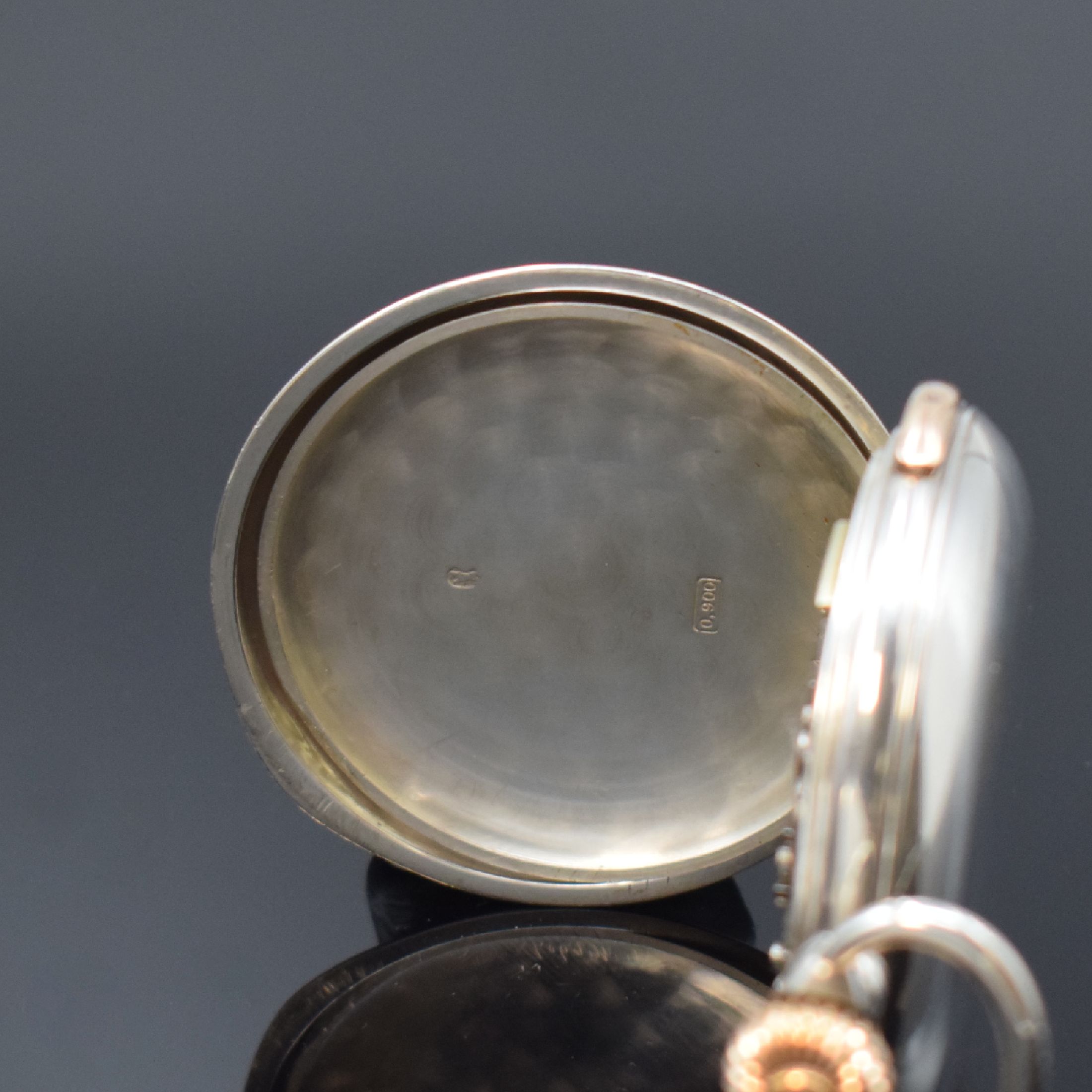 Detail f: Herrensavonette mit 1/4-Stunden-Repetition und Chronograph in Silber, Schweiz um 1900, glattes Geh. dell., Cuvette m. Medaillengrav., verg. Drücker ...
