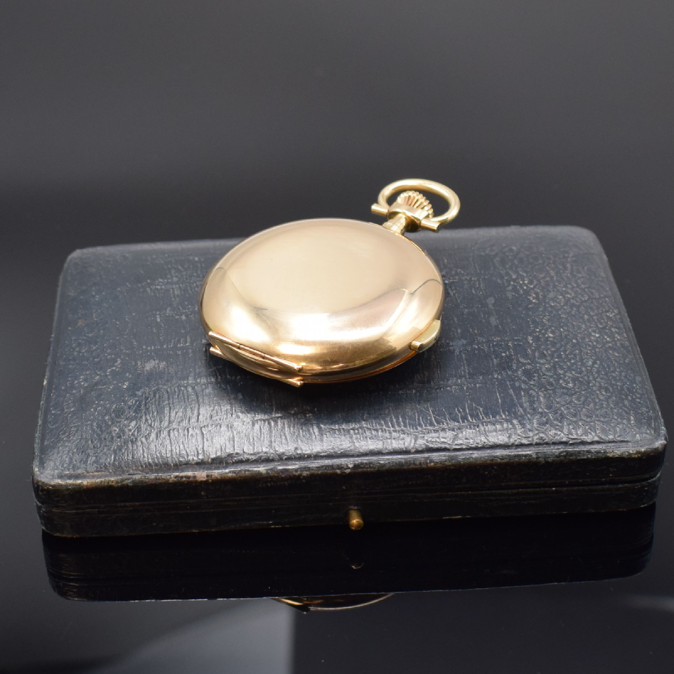 Detail f: Savonette mit Minutenrepetition und Chronograph in RG 585/000, Schweiz um 1900, glattes 3-Deckel Goldgeh. m. gestuftem Pendant, Cuvette m. ...