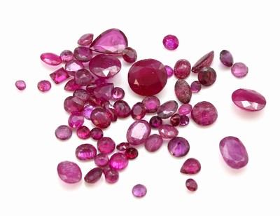 26686548a - Lot loose rubies total approx. 20.00 ct