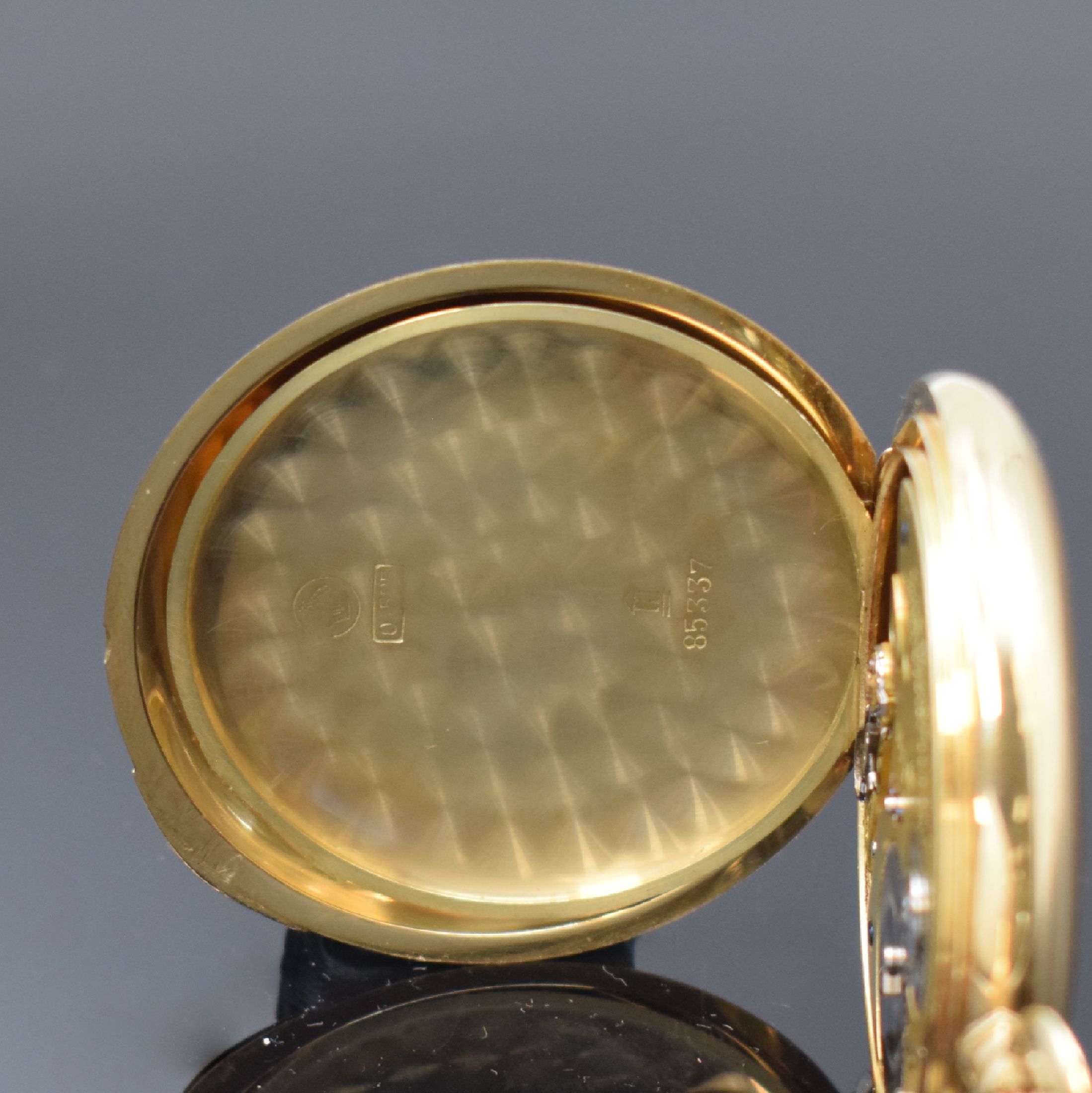 Detail d: UHRENFABRIK UNION Glashütte Herrensavonette in GG 585/000, Deutschland um 1920, glattes 3-Deckel Goldgeh., 2-tlg. Emailzifferbl. m. Breguetzahlen, ...