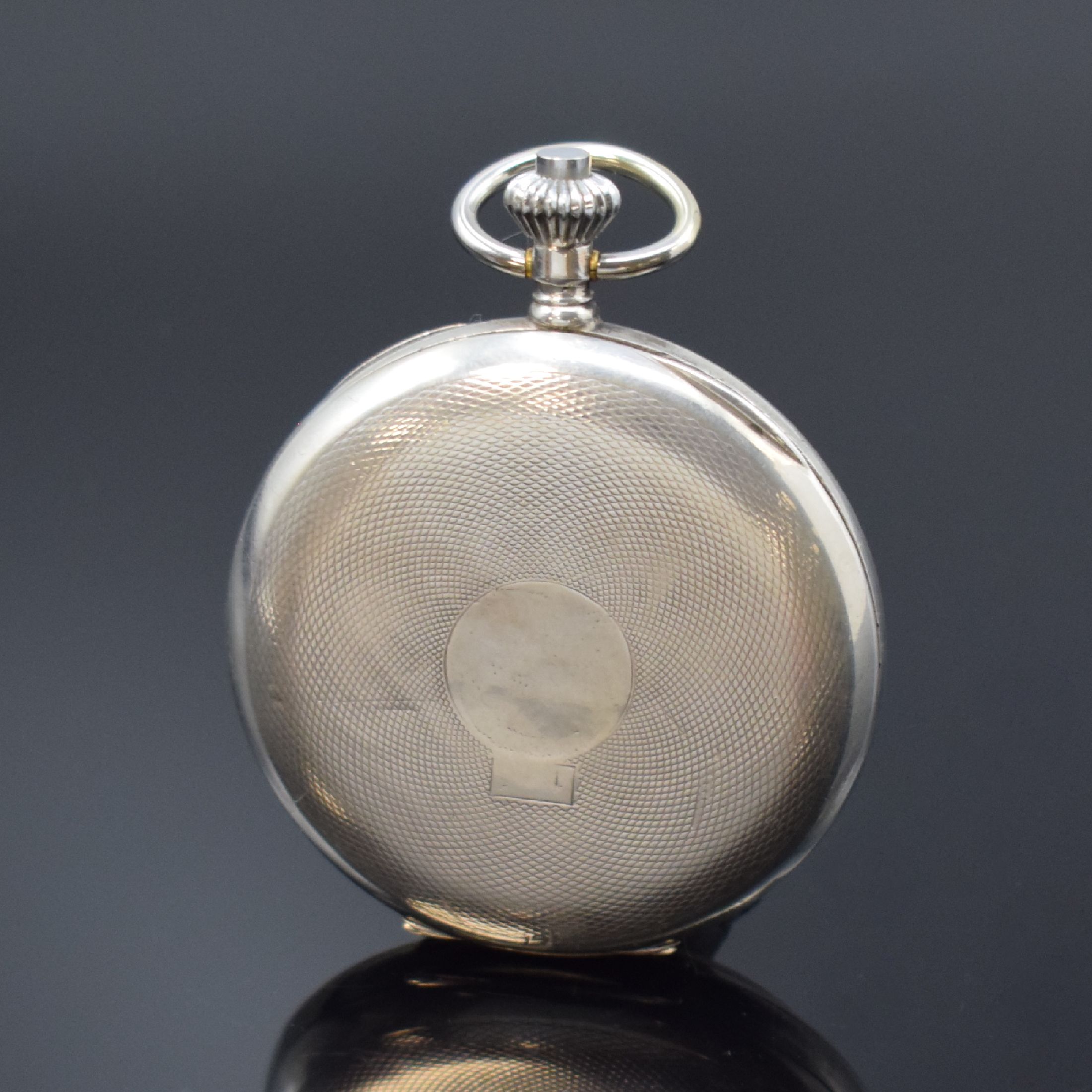 Detail a: F. L. LOEBNER Berlin / Minerva Taschenuhr- Chronograph der Marine-Artillerie in Silber, Schweiz um 1920, guill. Geh. dell., Marine- Nummer und ...